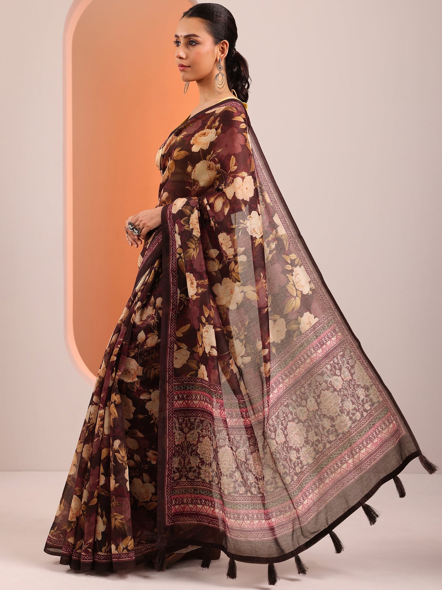 Brown Printed Silk Blend Saree With Unstitched Blouse Piece