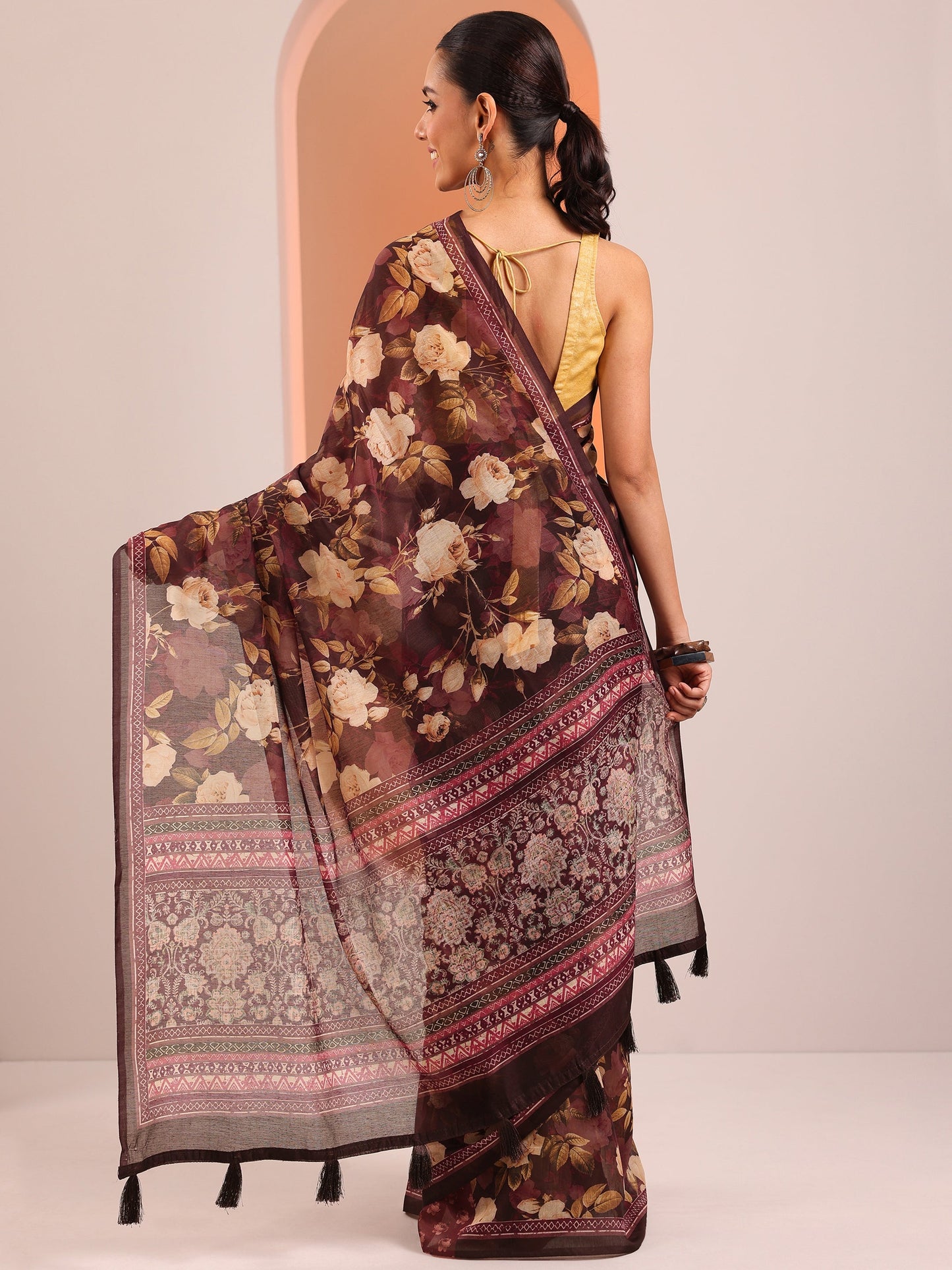 Brown Printed Silk Blend Saree With Unstitched Blouse Piece