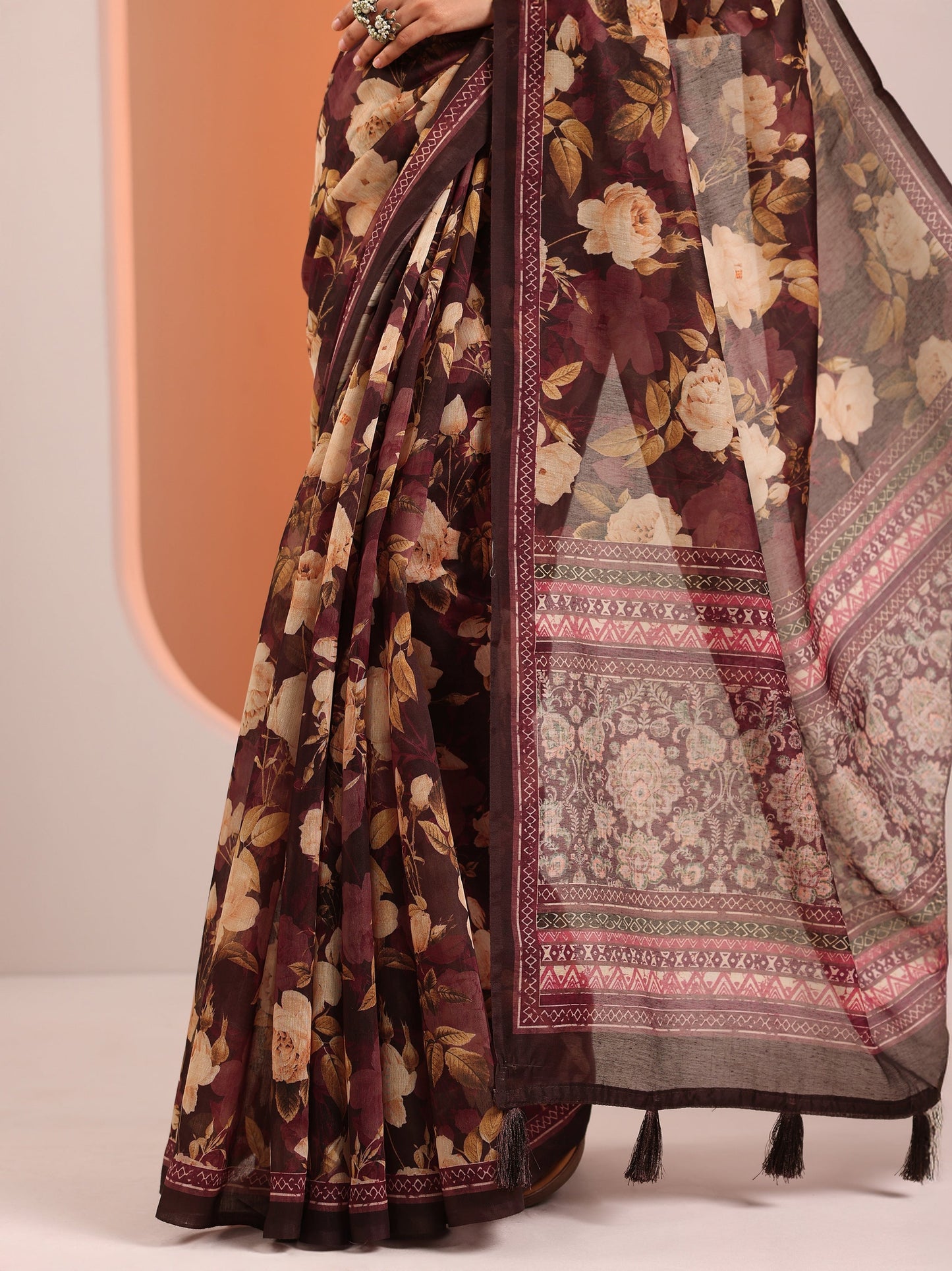 Brown Printed Silk Blend Saree With Unstitched Blouse Piece