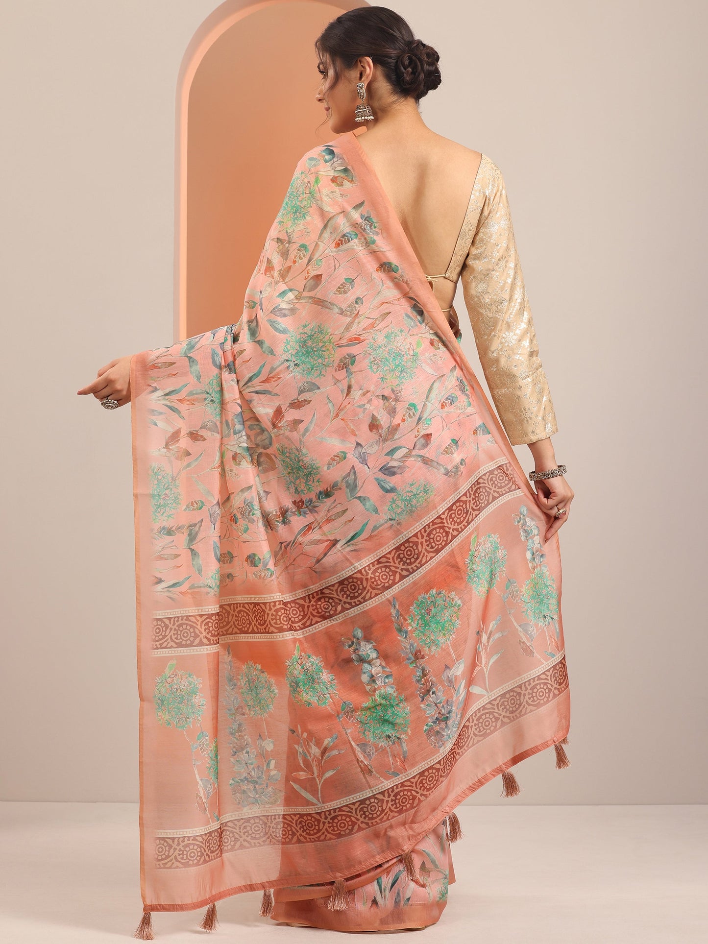 Peach Printed Silk Blend Saree With Unstitched Blouse Piece