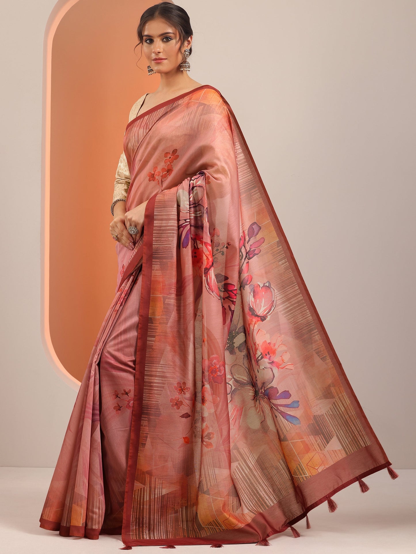 Peach Printed Silk Blend Saree With Unstitched Blouse Piece