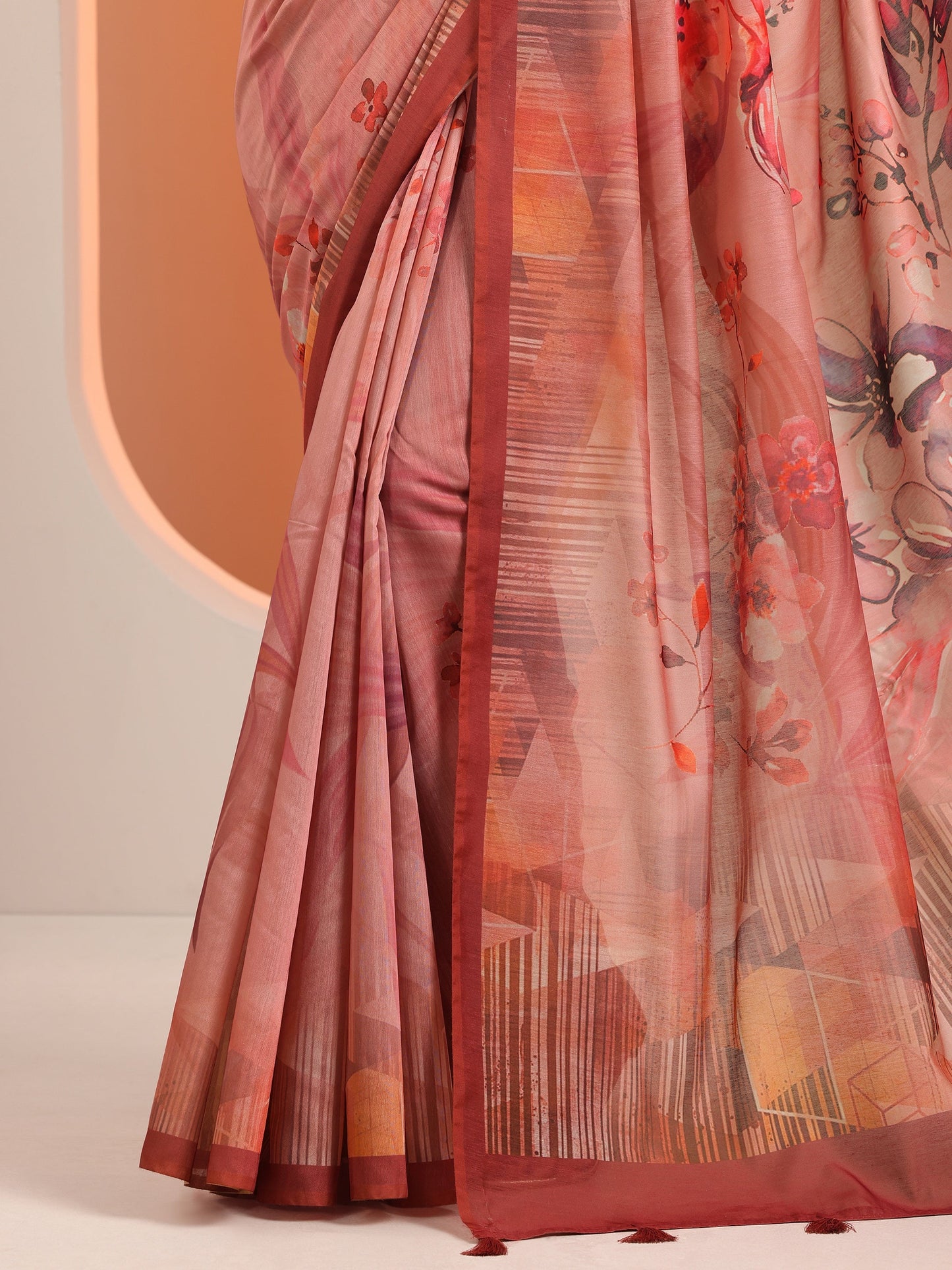 Peach Printed Silk Blend Saree With Unstitched Blouse Piece