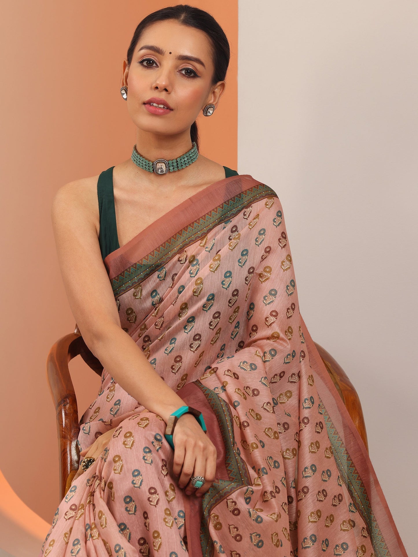 Peach Printed Silk Blend Saree With Unstitched Blouse Piece