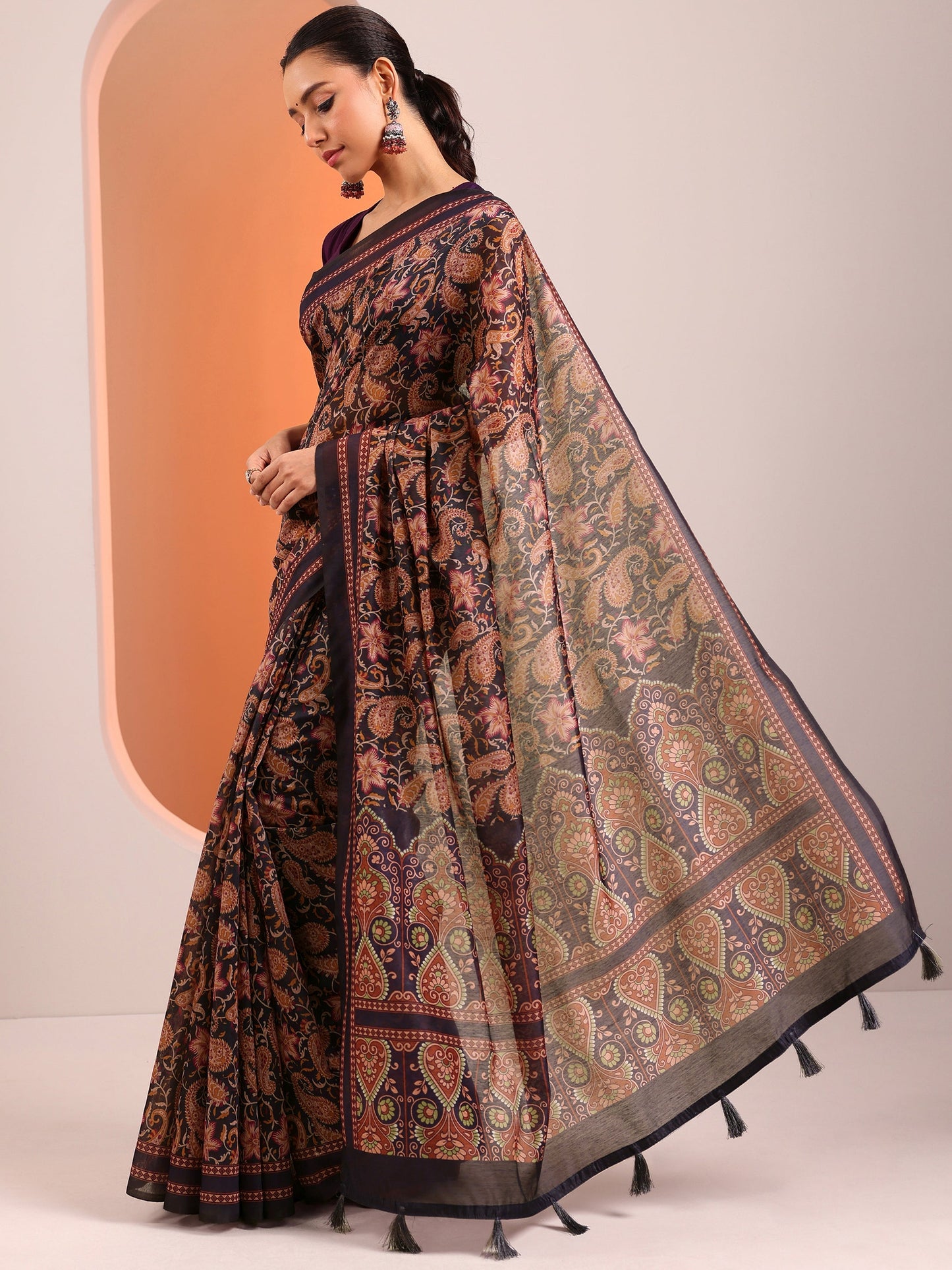 Rust Printed Silk Blend Saree With Unstitched Blouse Piece