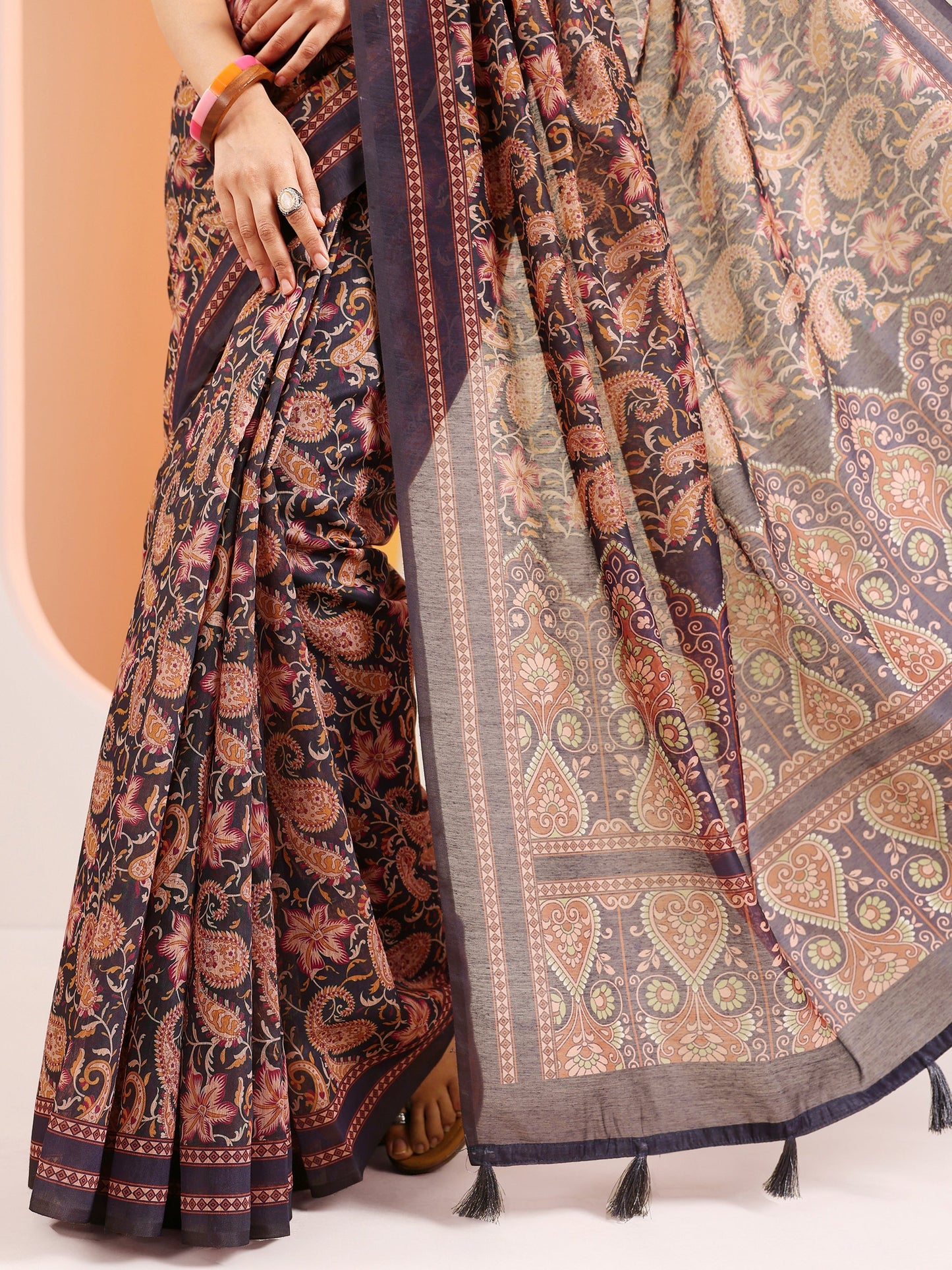 Rust Printed Silk Blend Saree With Unstitched Blouse Piece