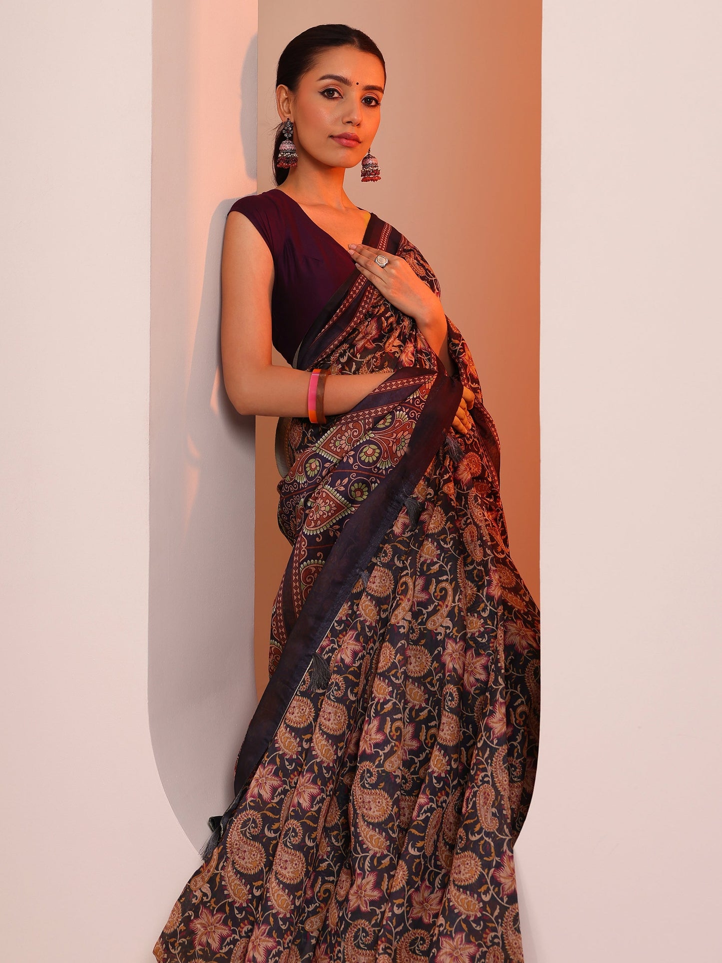 Rust Printed Silk Blend Saree With Unstitched Blouse Piece