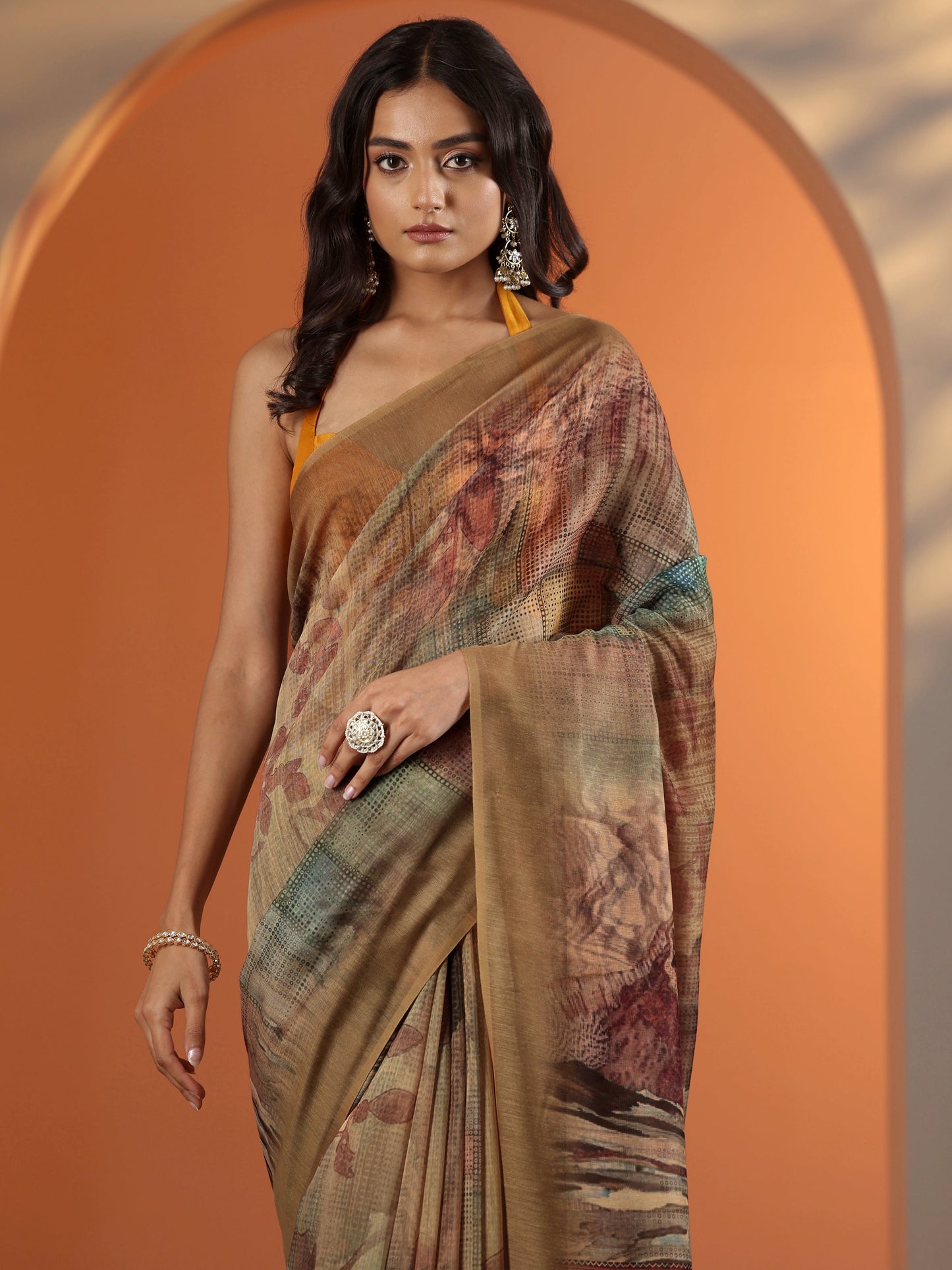 Tan Printed Silk Blend Saree With Unstitched Blouse Piece