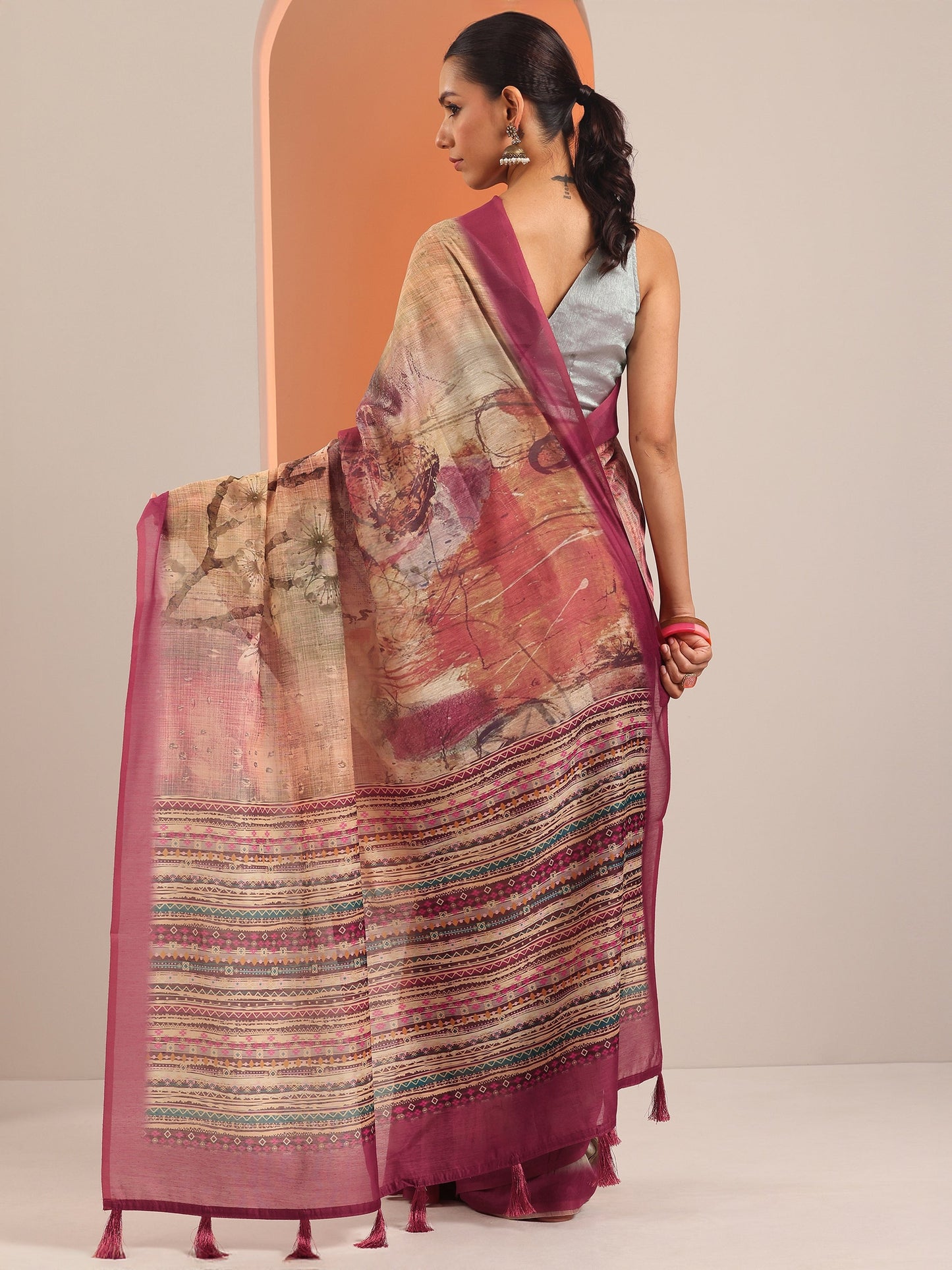 Tan Printed Silk Blend Saree With Unstitched Blouse Piece