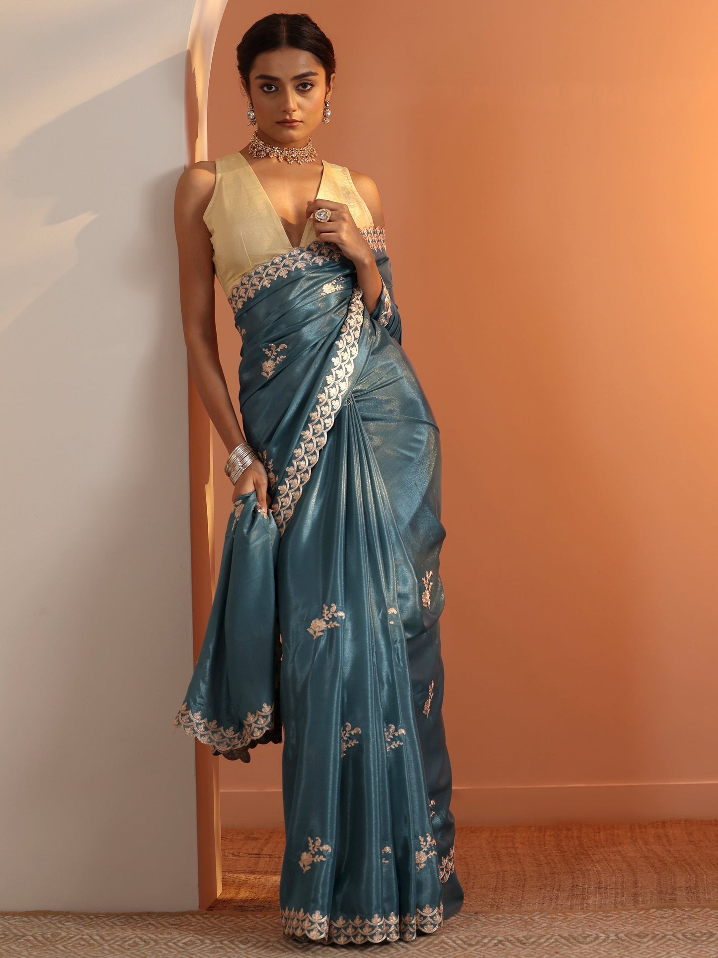 Blue Embroidered Silk Blend Saree With Unstitched Blouse Piece