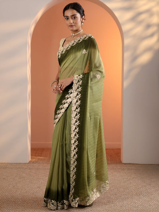 Green Embellished Silk Blend Saree With Unstitched Blouse Piece