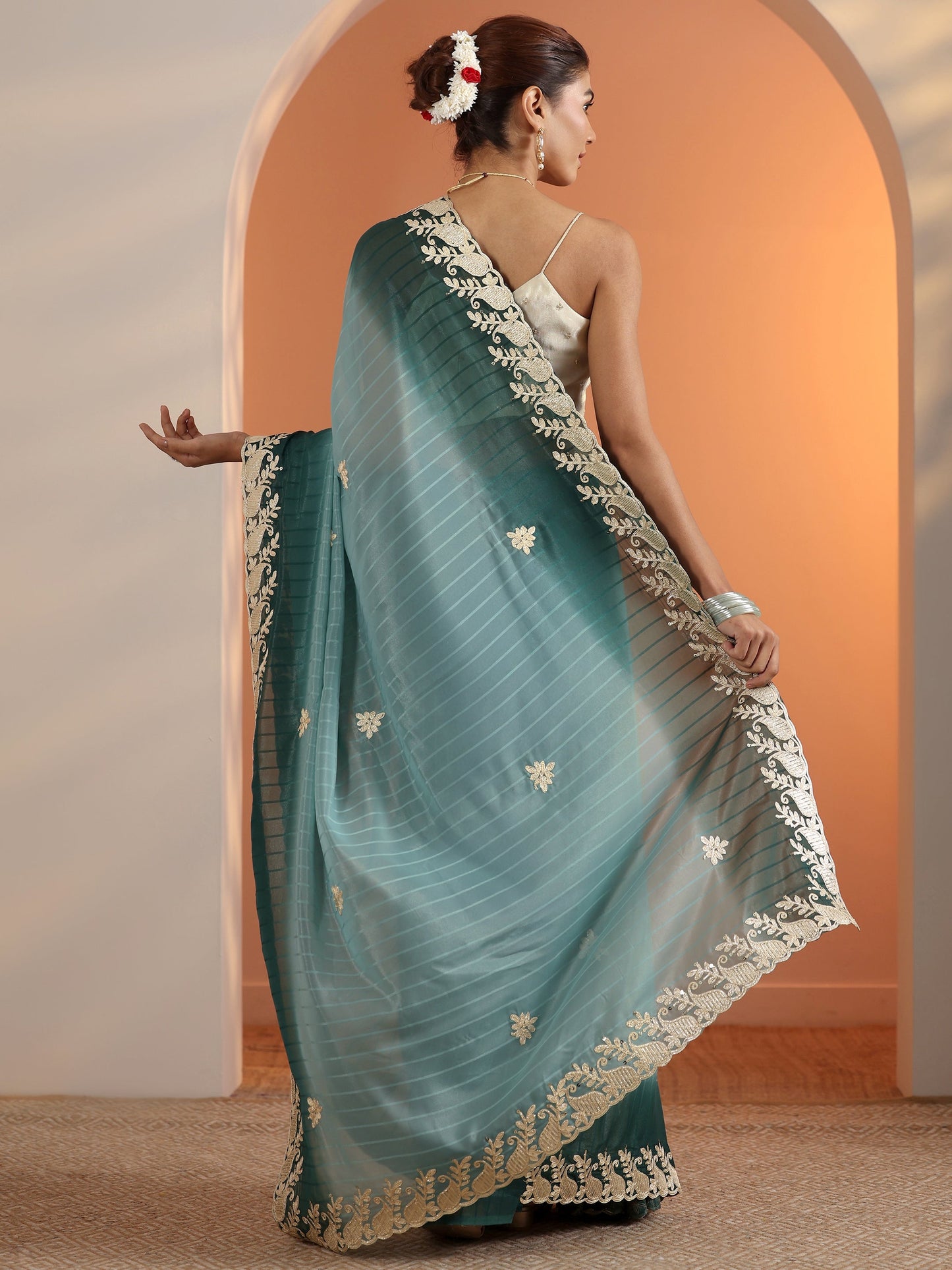 Blue Embellished Silk Blend Saree With Unstitched Blouse Piece
