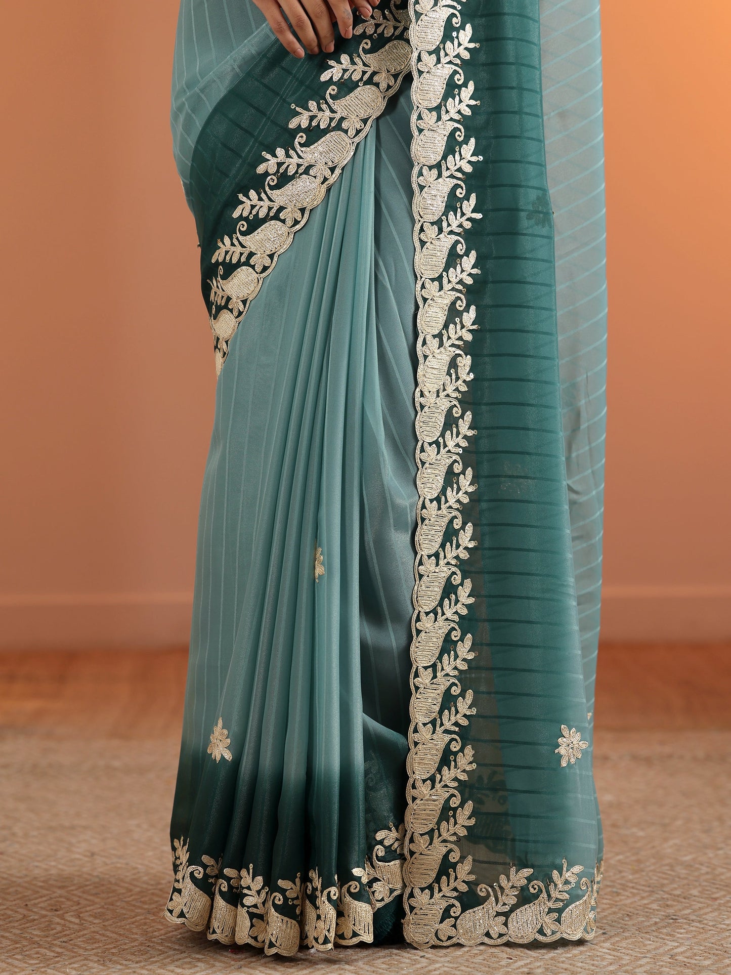 Blue Embellished Silk Blend Saree With Unstitched Blouse Piece