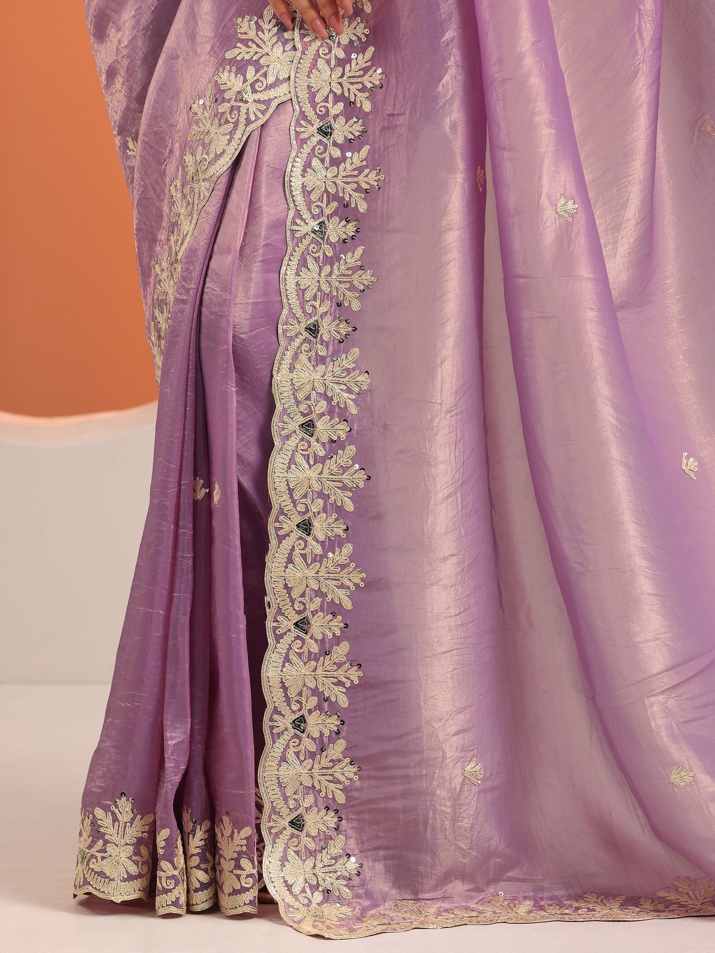 Lavender Embroidered Organza Saree With Unstitched Blouse Piece