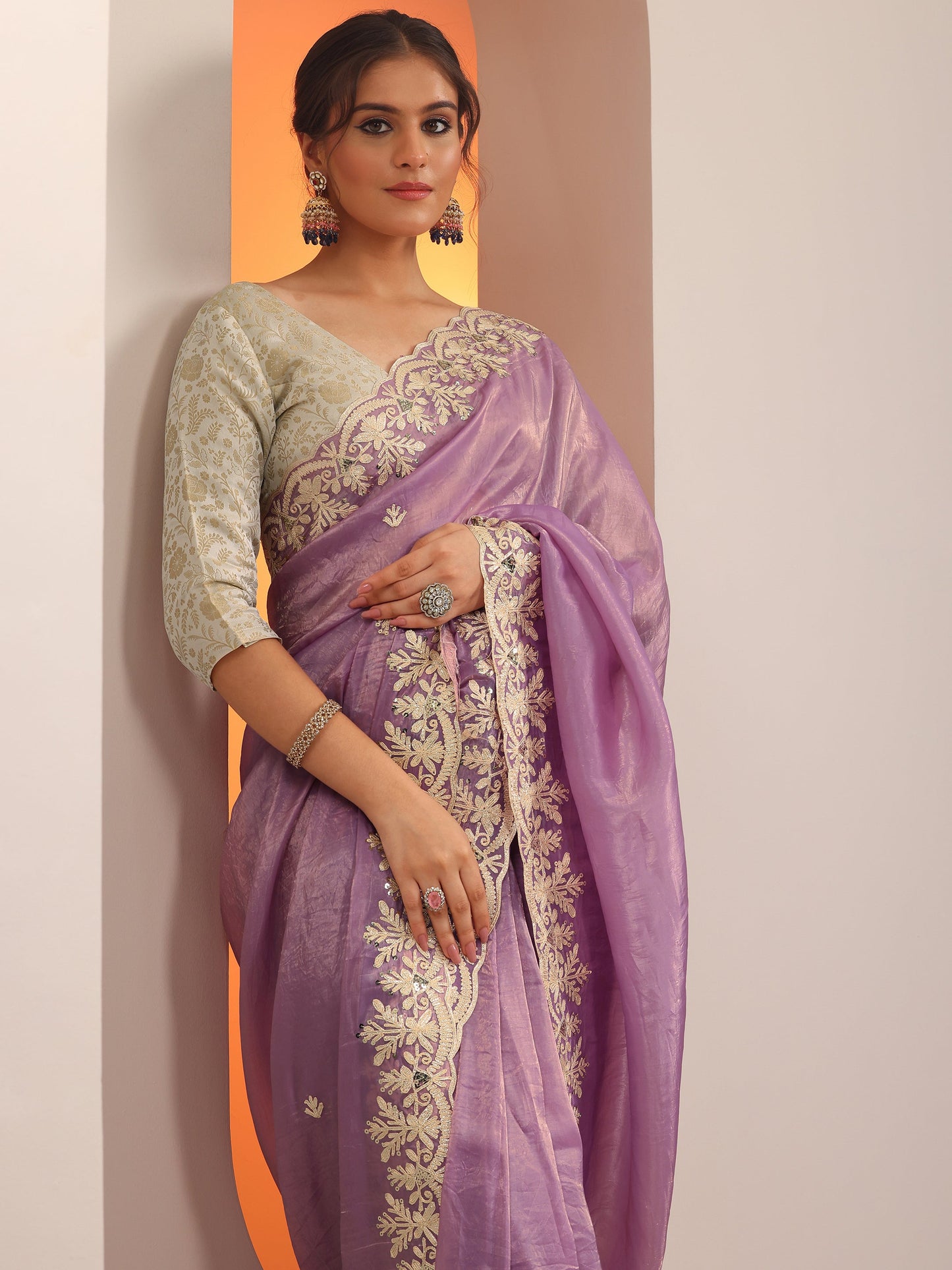 Lavender Embroidered Organza Saree With Unstitched Blouse Piece