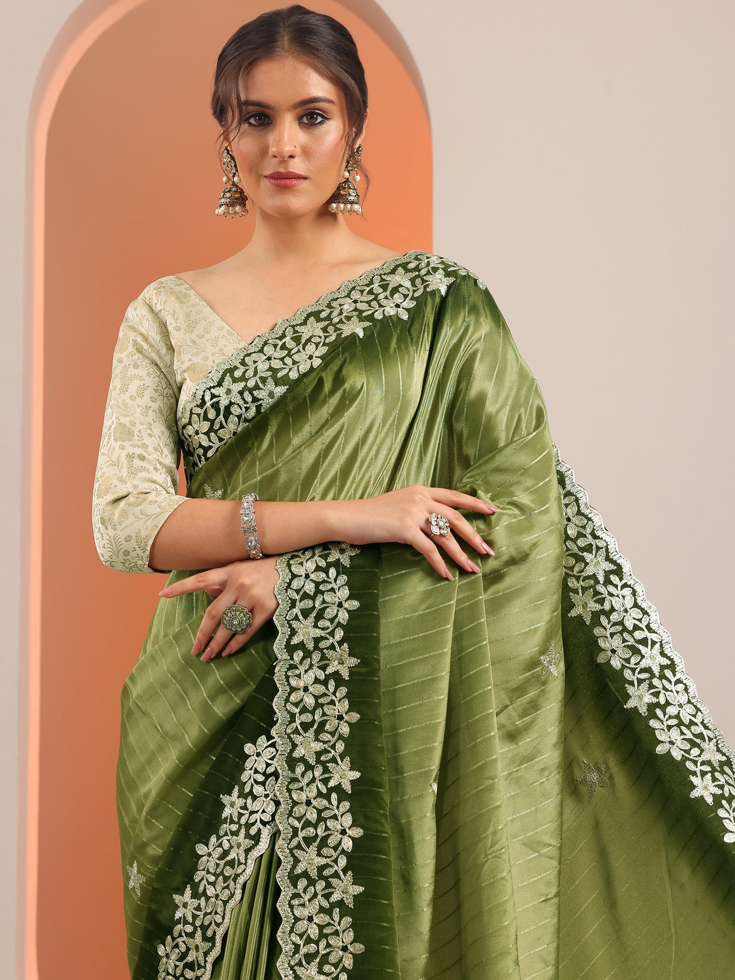 Green Embellished Crepe Saree With Unstitched Blouse Piece