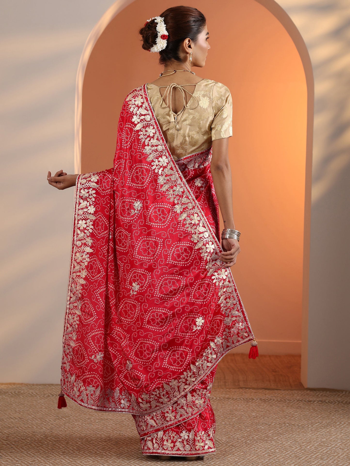 Red Bandhani Printed Chinon Saree With Unstitched Blouse Piece