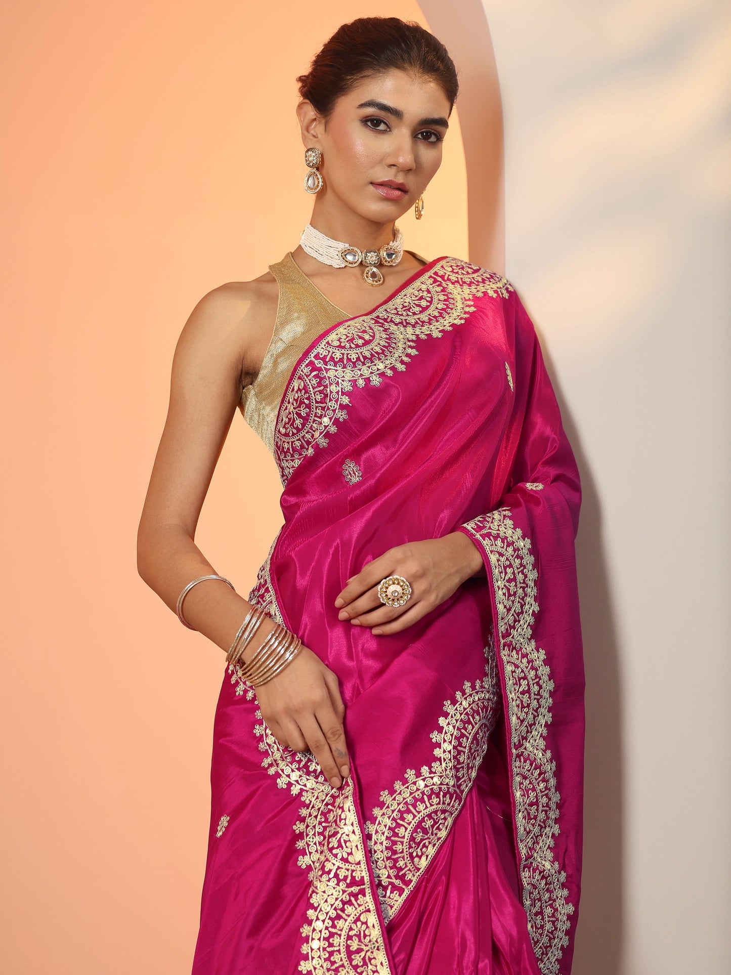 Pink Embellished Crepe Saree With Unstitched Blouse Piece