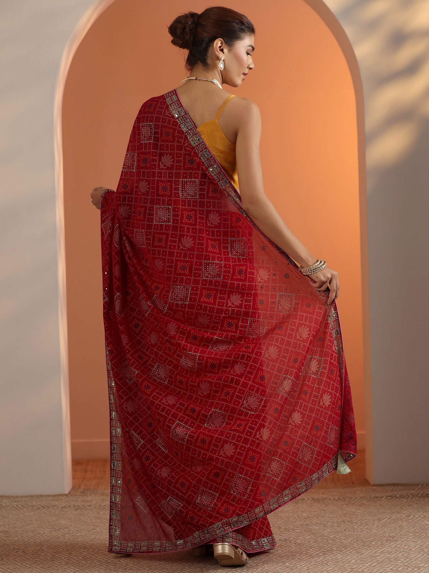 Red Printed Georgette Saree With Unstitched Blouse Piece