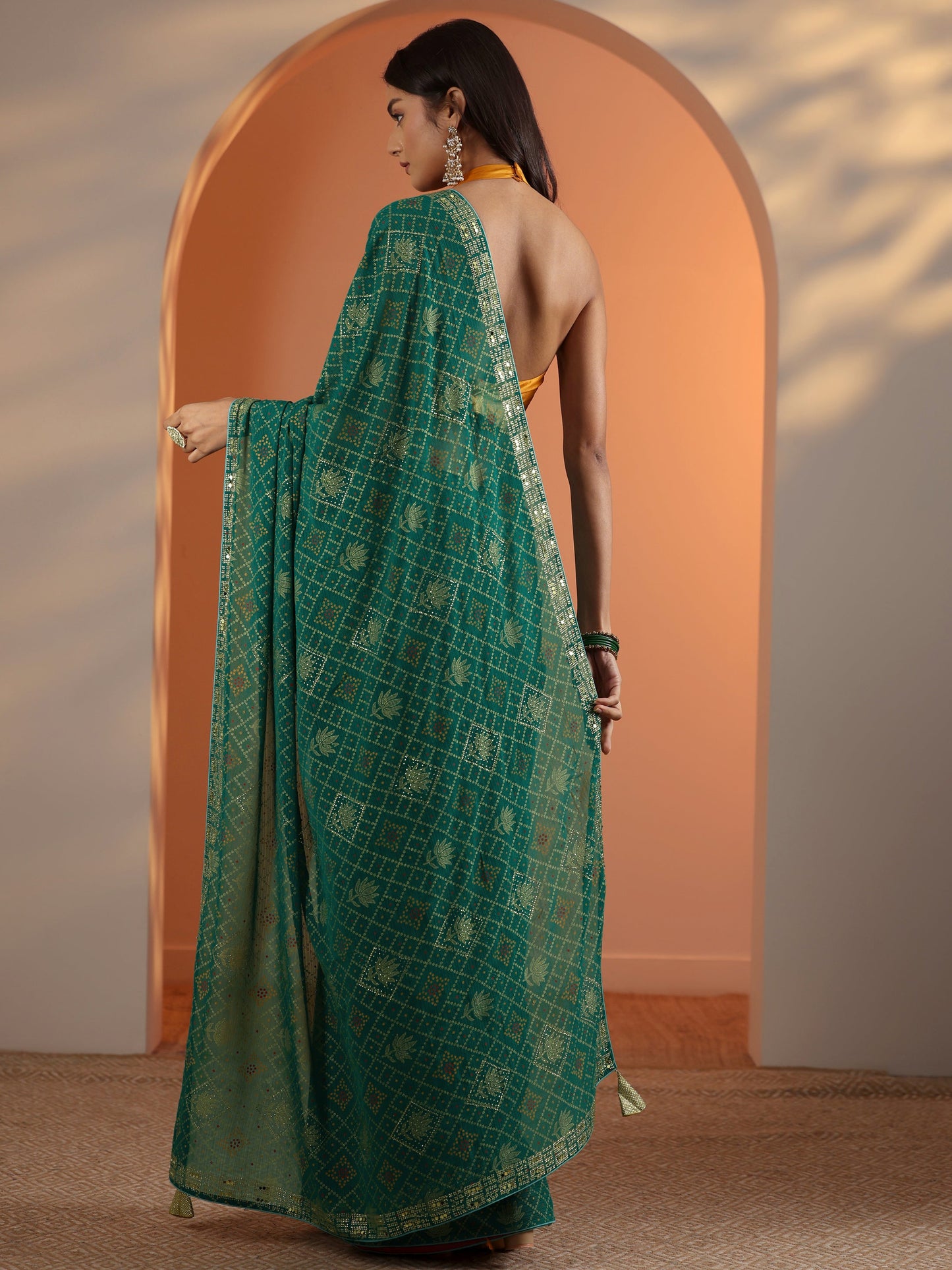 Green Printed Georgette Saree With Unstitched Blouse Piece