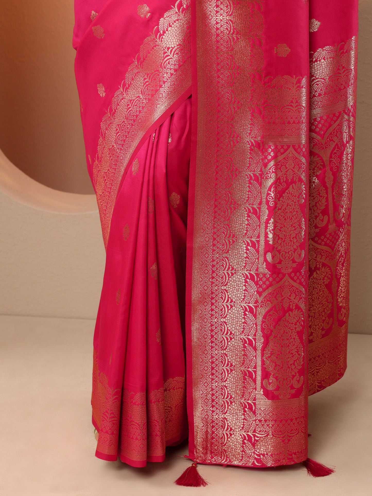 Pink Woven Design Banarasi Silk Blend Saree With Unstitched Blouse Piece