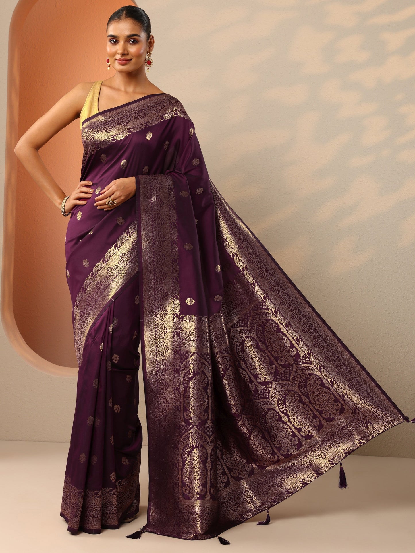 Burgundy Woven Design Banarasi Silk Blend Saree With Unstitched Blouse Piece