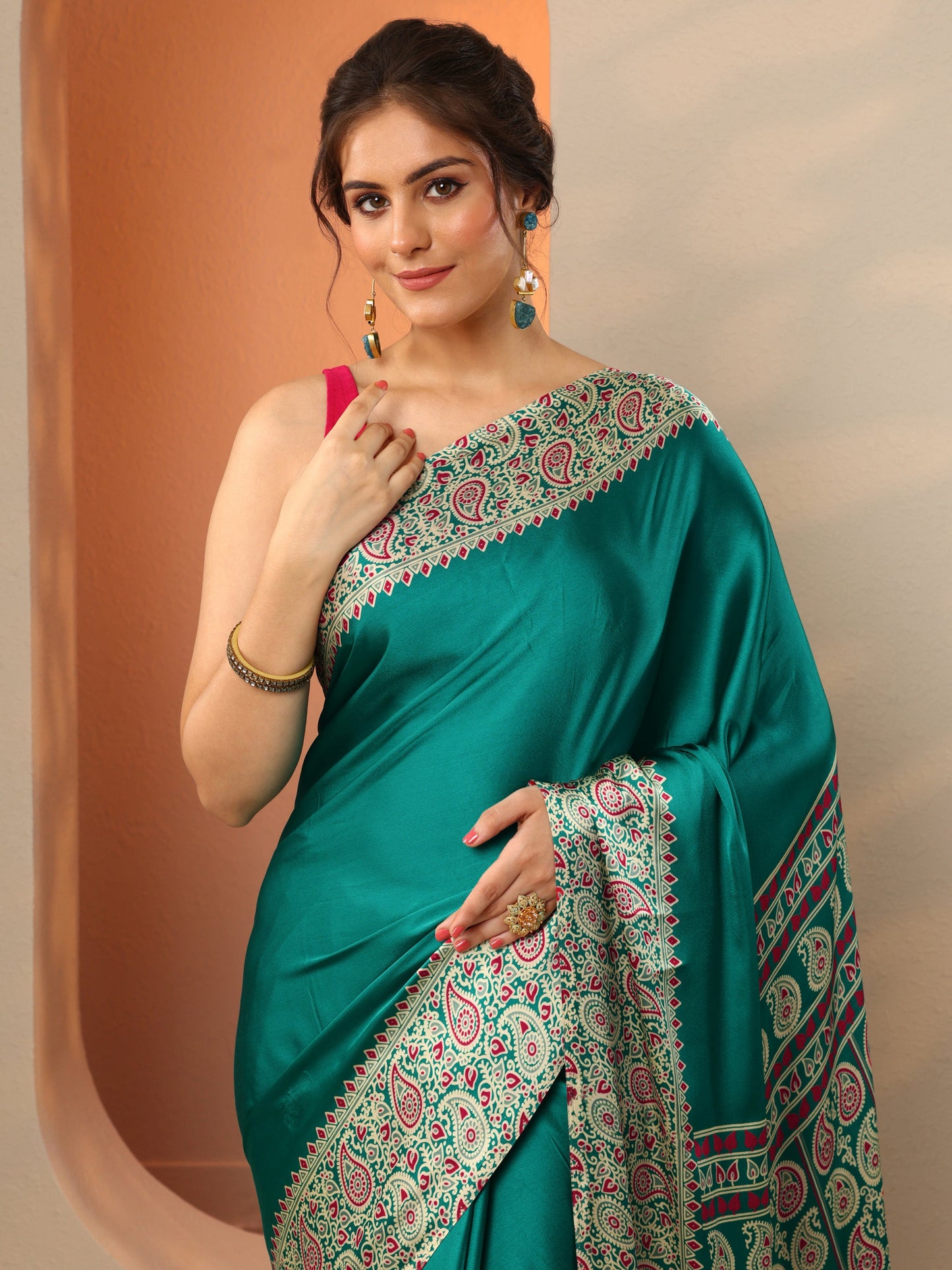 Green Solid Satin Saree With Unstitched Blouse Piece