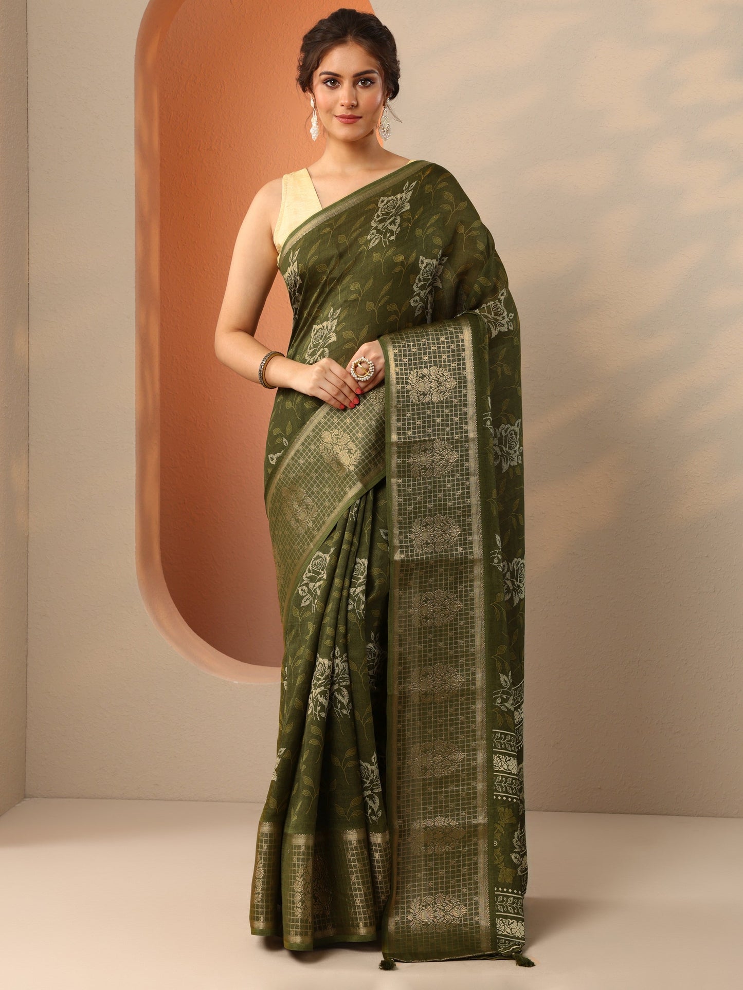 Green Printed Georgette Saree With Unstitched Blouse Piece
