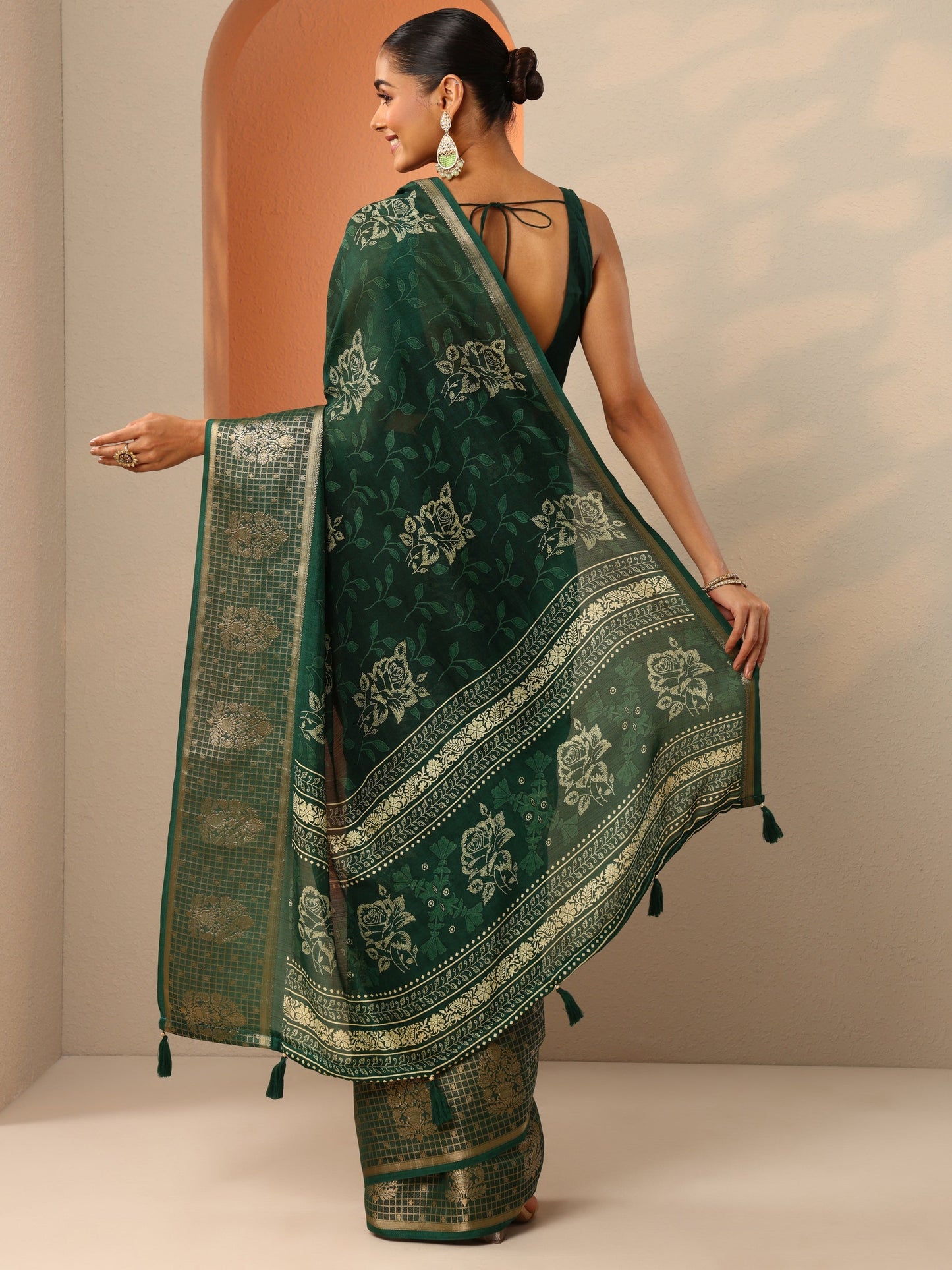 Green Printed Georgette Saree With Unstitched Blouse Piece
