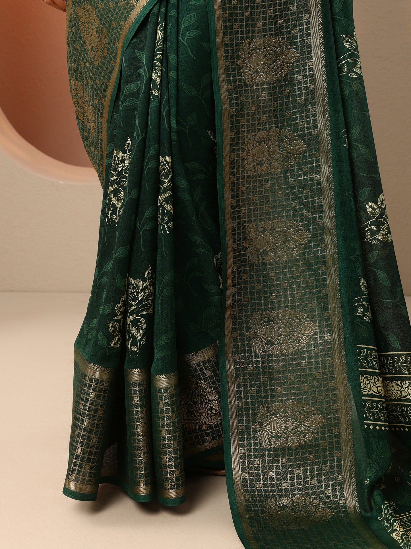 Green Printed Georgette Saree With Unstitched Blouse Piece