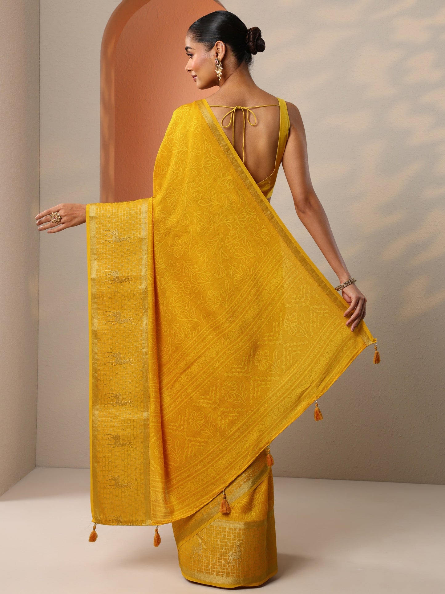 Mustard Printed Georgette Saree With Unstitched Blouse Piece