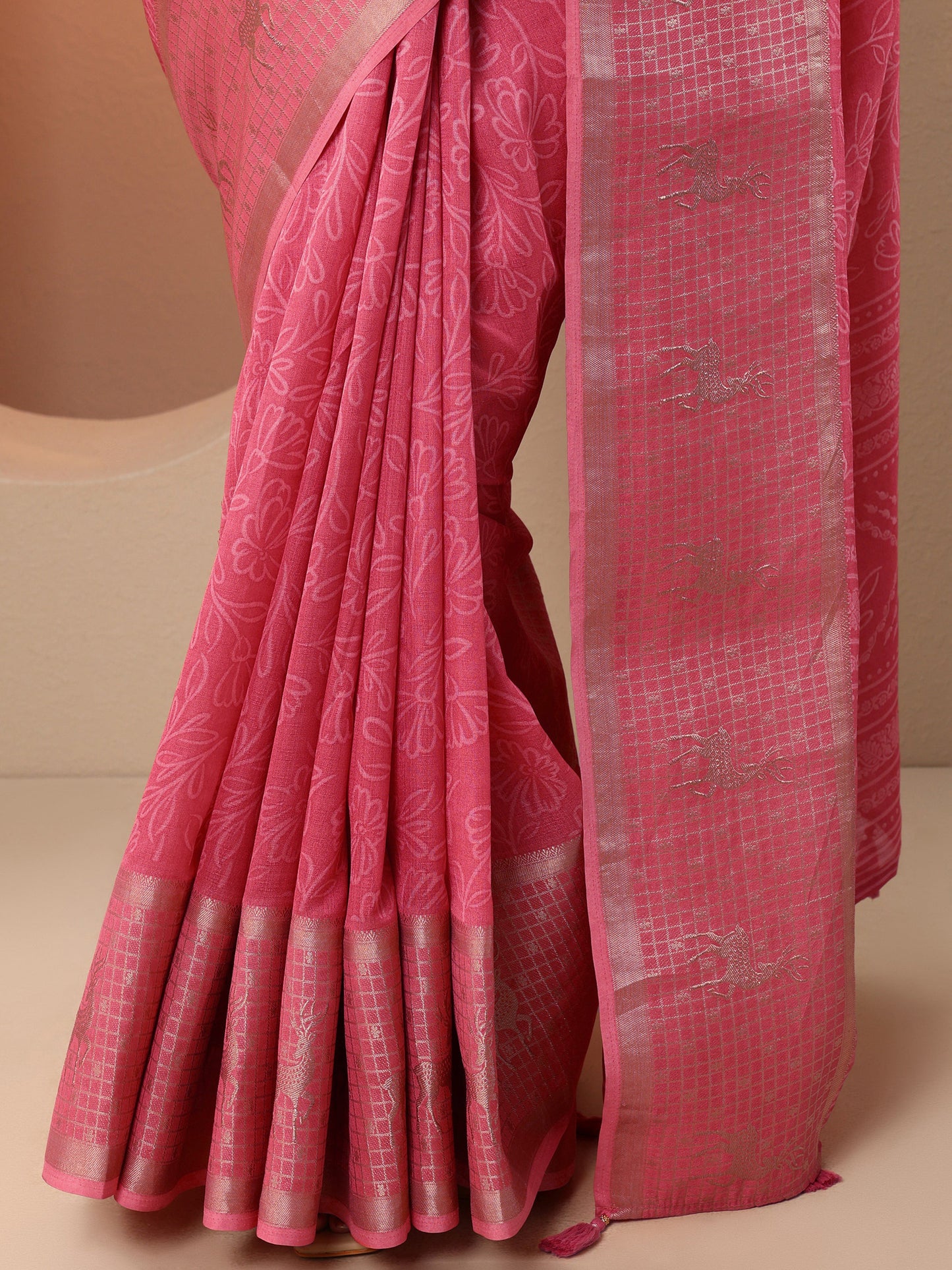 Peach Printed Georgette Saree With Unstitched Blouse Piece