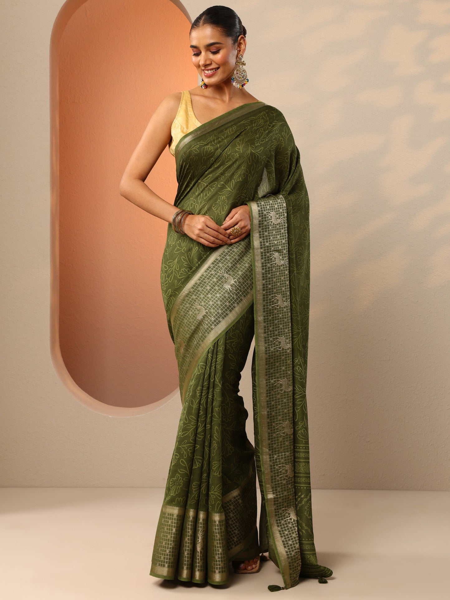 Green Printed Georgette Saree With Unstitched Blouse Piece