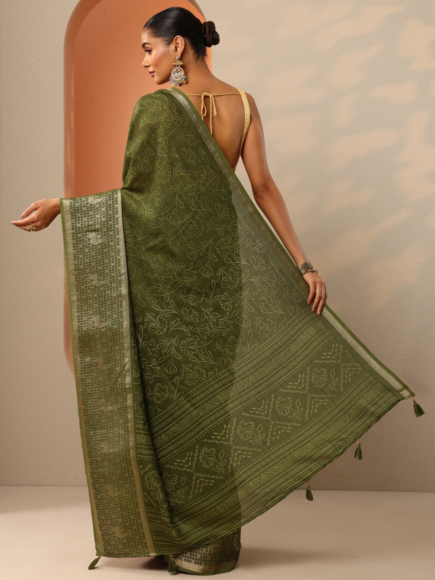 Green Printed Georgette Saree With Unstitched Blouse Piece