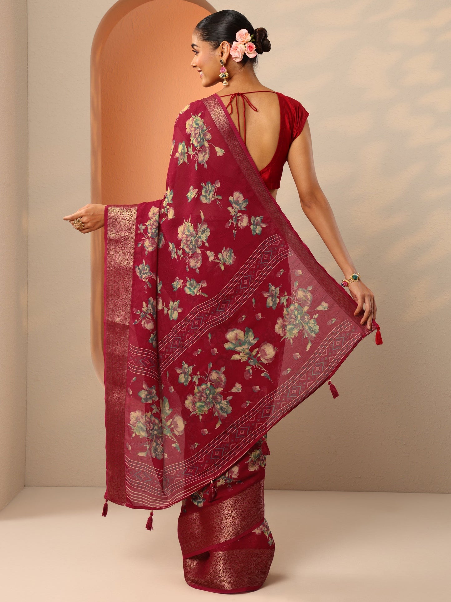 Red Printed Georgette Saree With Unstitched Blouse Piece