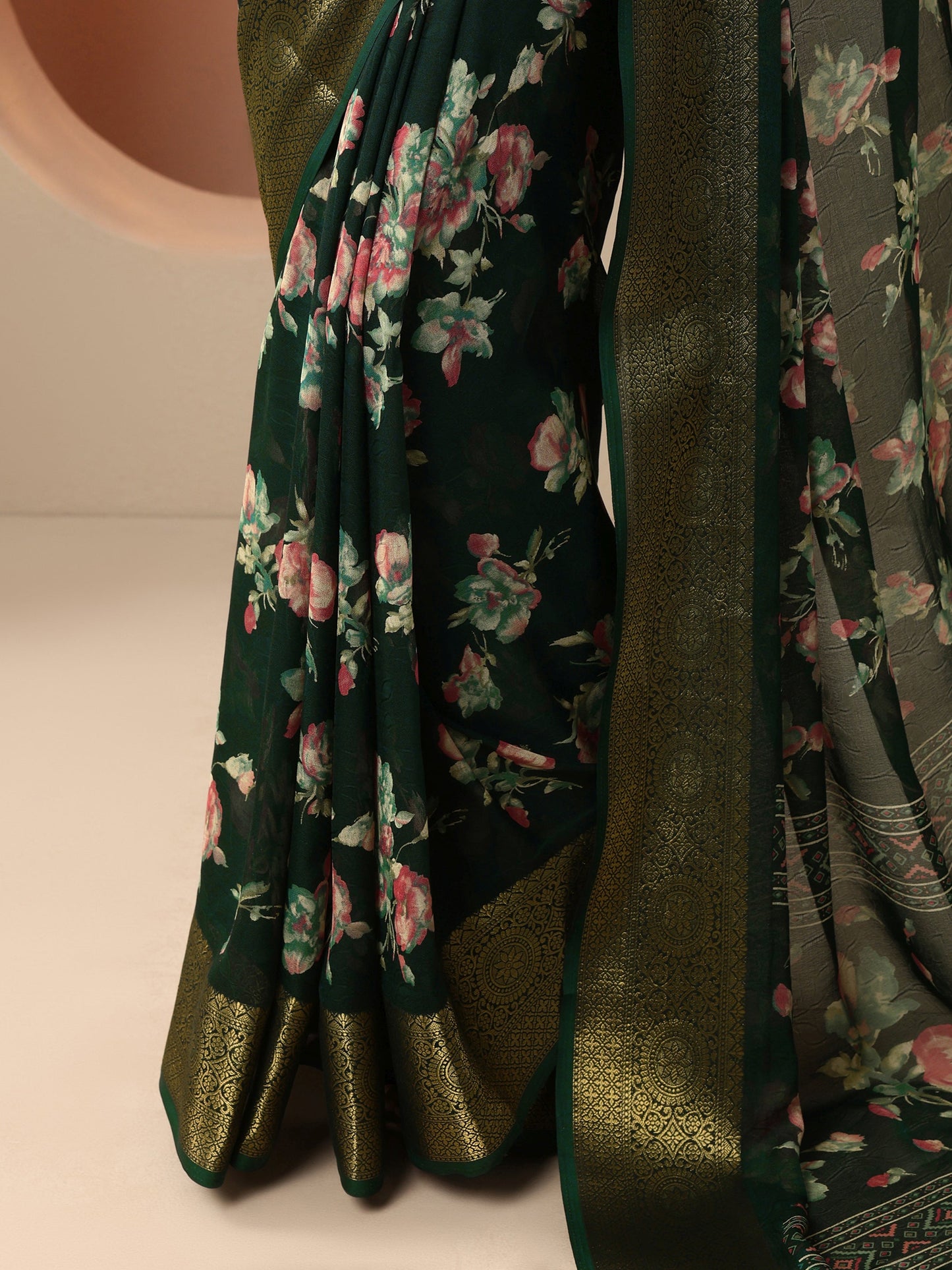 Green Printed Georgette Saree With Unstitched Blouse Piece