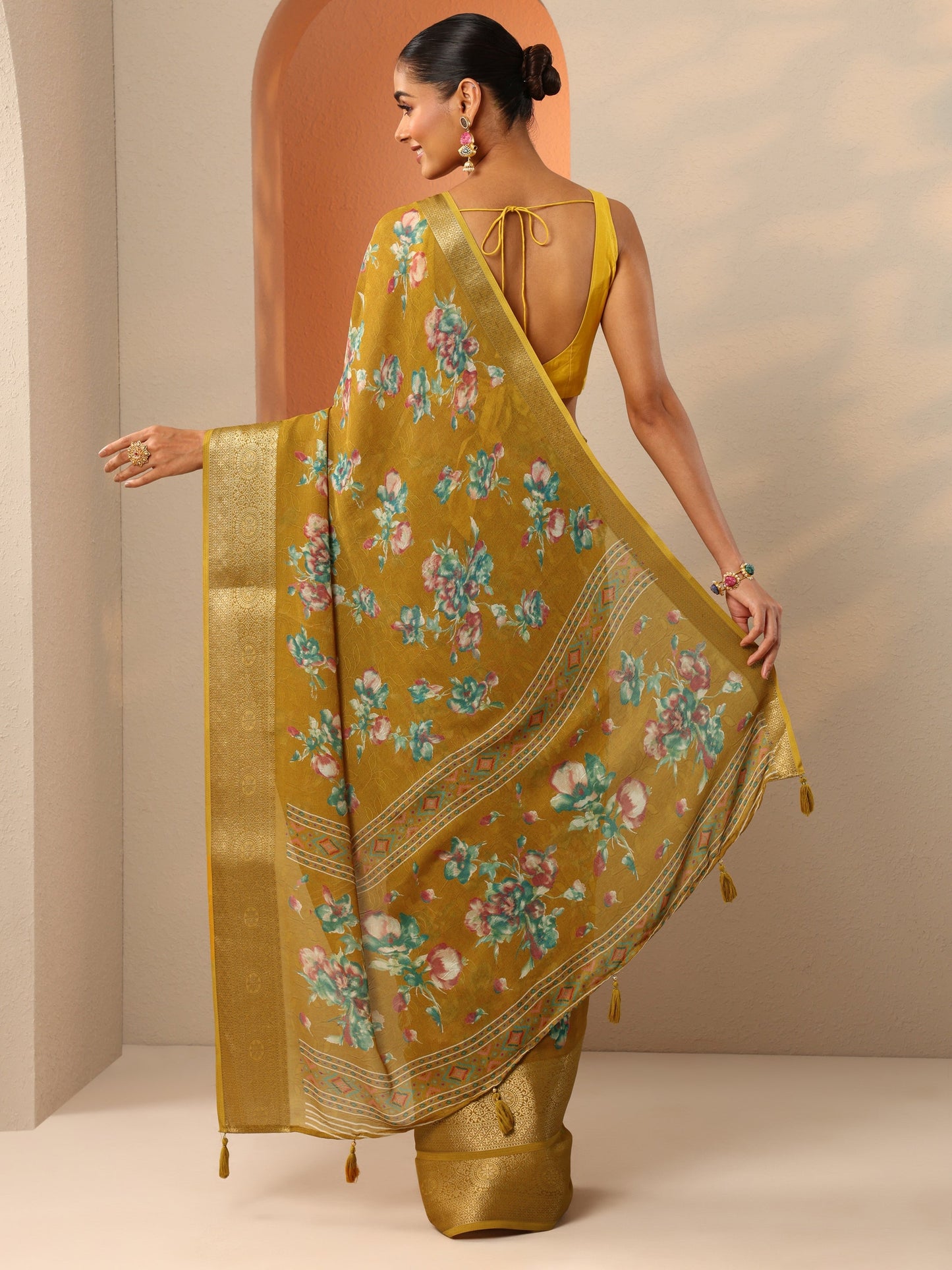 Mustard Printed Georgette Saree With Unstitched Blouse Piece
