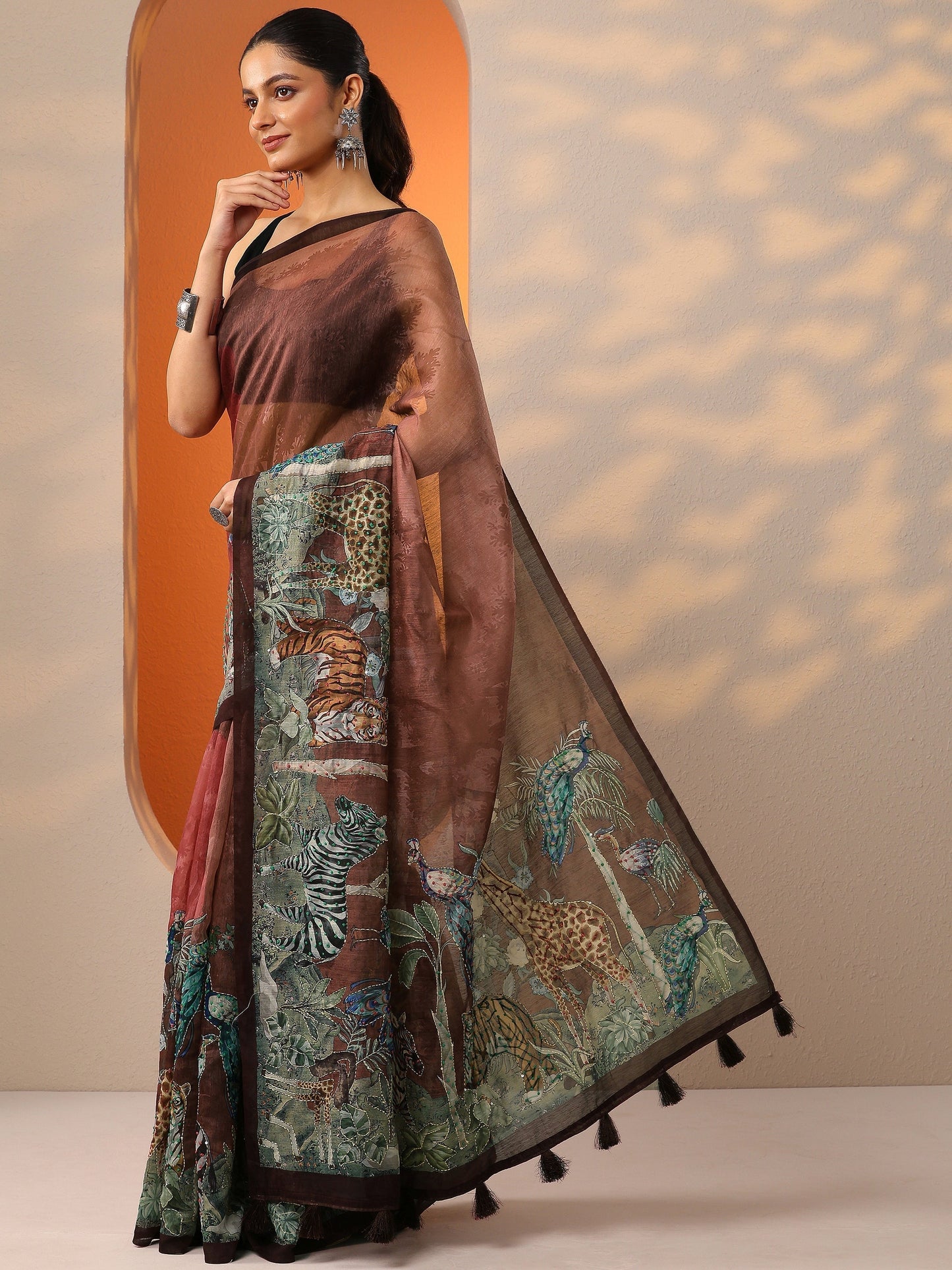 Brown Printed Silk Blend Saree With Unstitched Blouse Piece