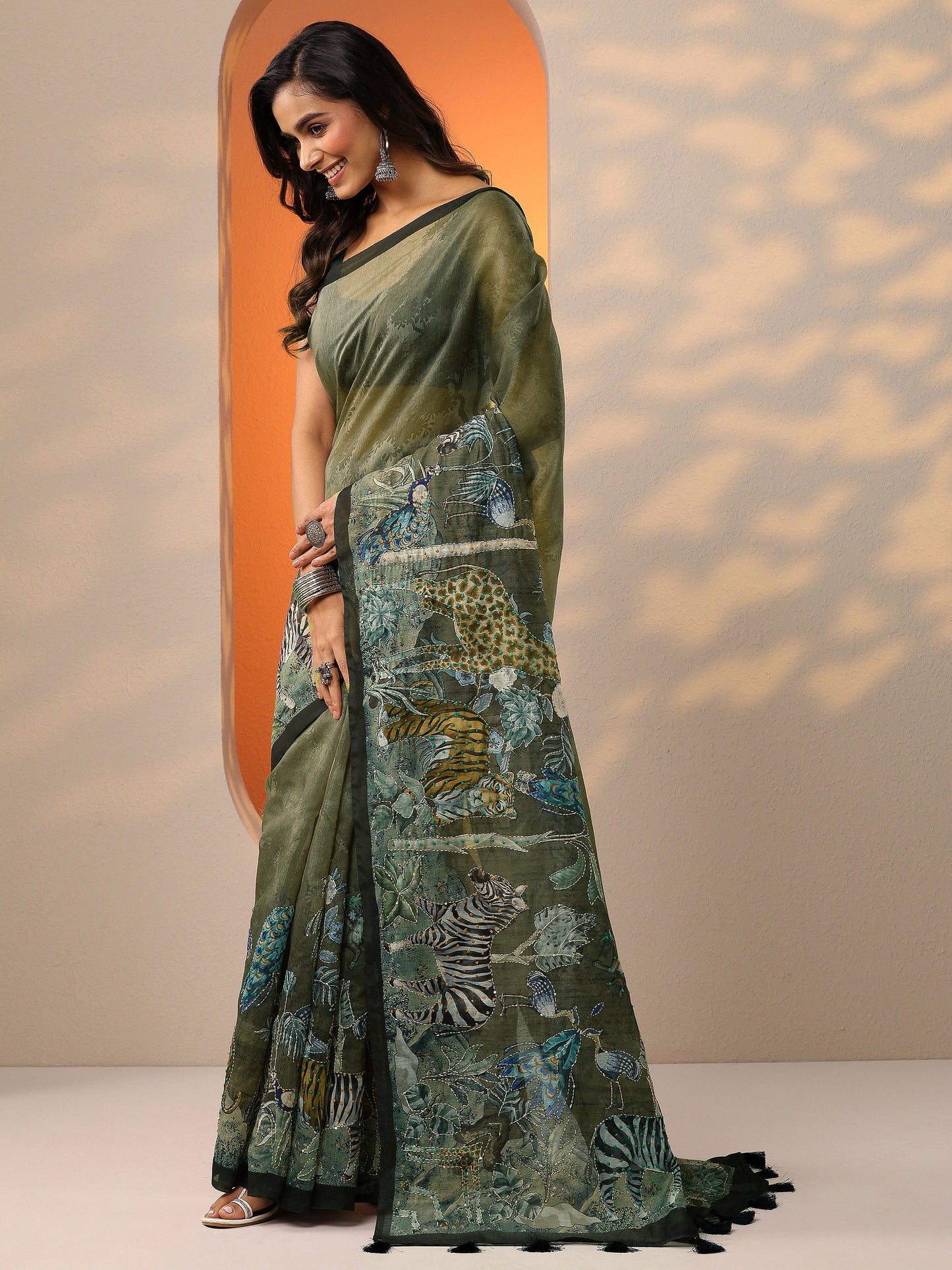 Olive Printed Silk Blend Saree With Unstitched Blouse Piece