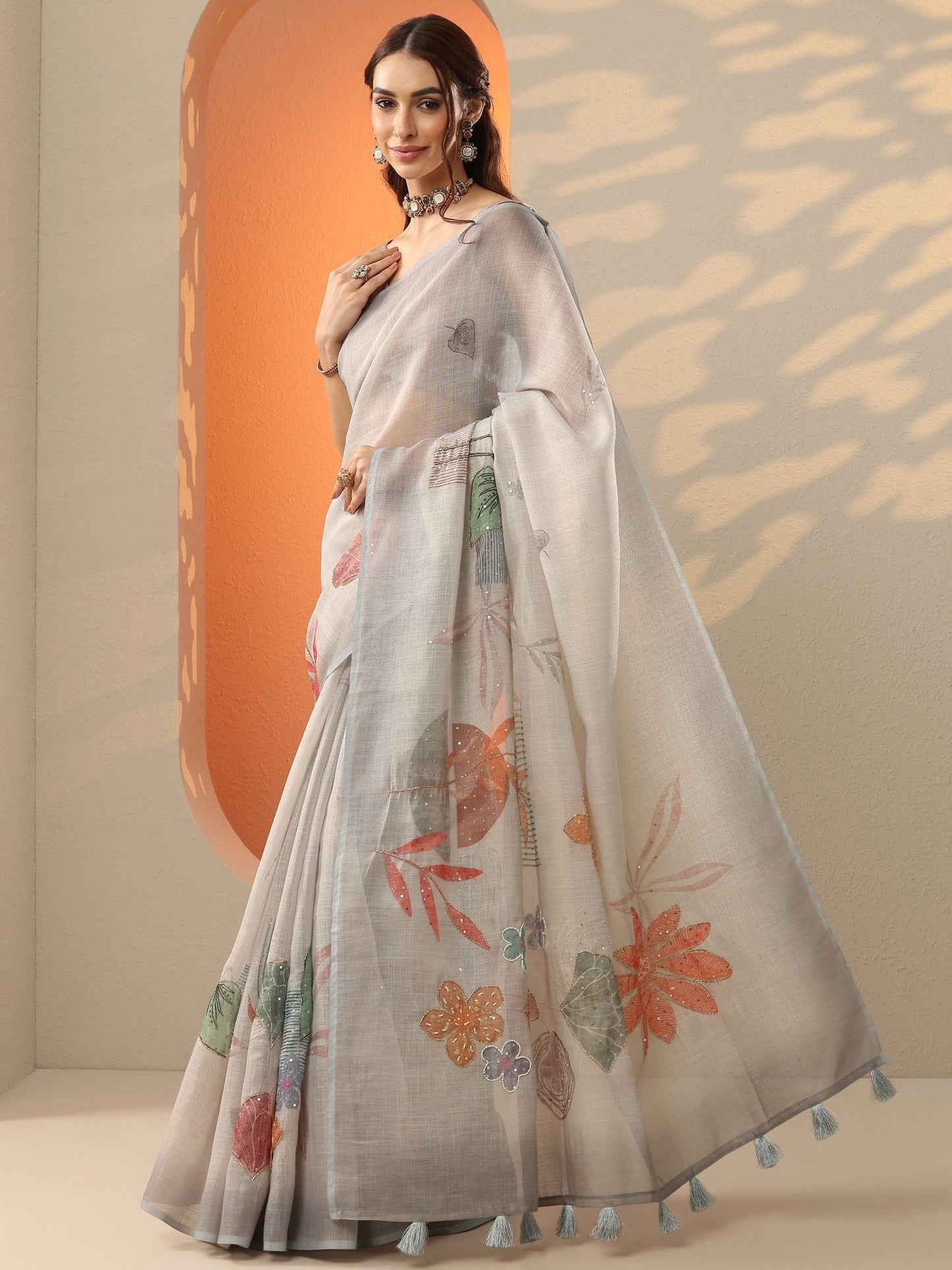 Grey Printed Silk Blend Saree With Unstitched Blouse Piece