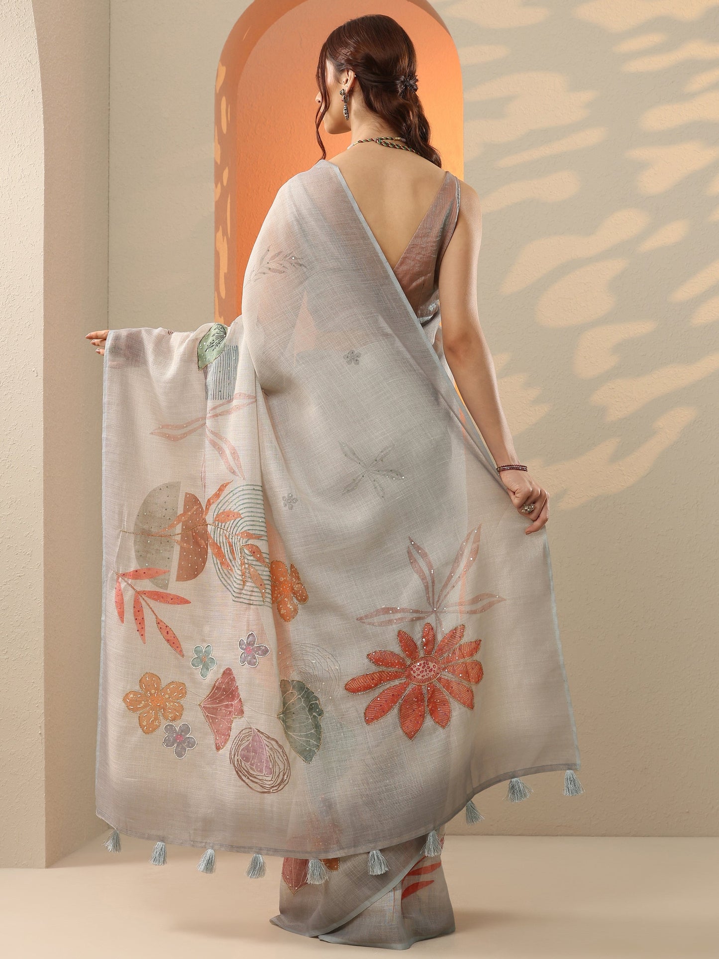 Grey Printed Silk Blend Saree With Unstitched Blouse Piece