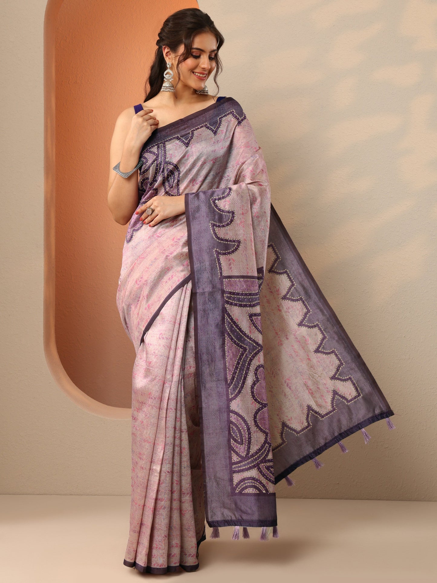 Lavender Embellished Silk Blend Saree With Unstitched Blouse Piece