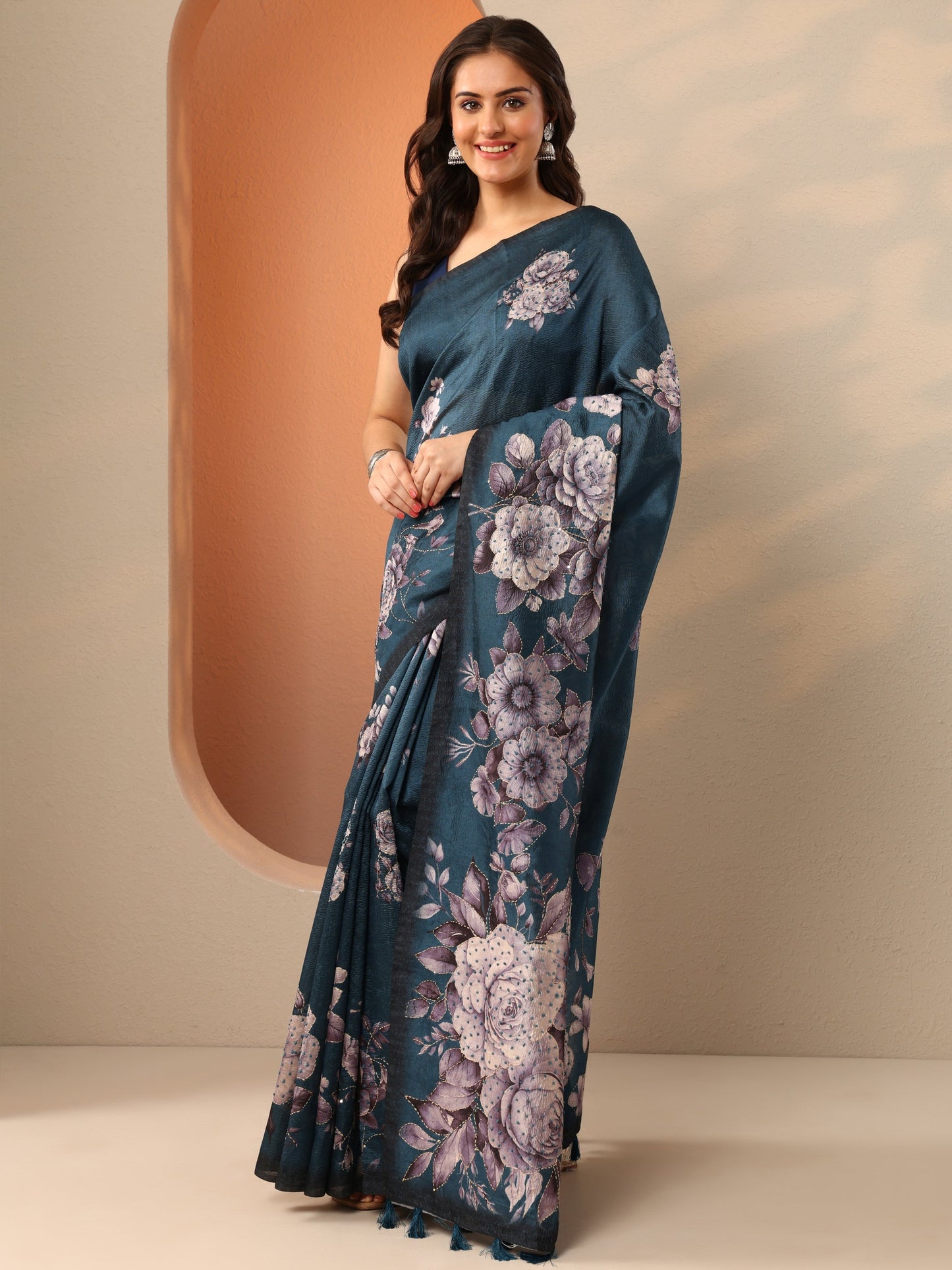 Teal Embellished Silk Blend Saree With Unstitched Blouse Piece