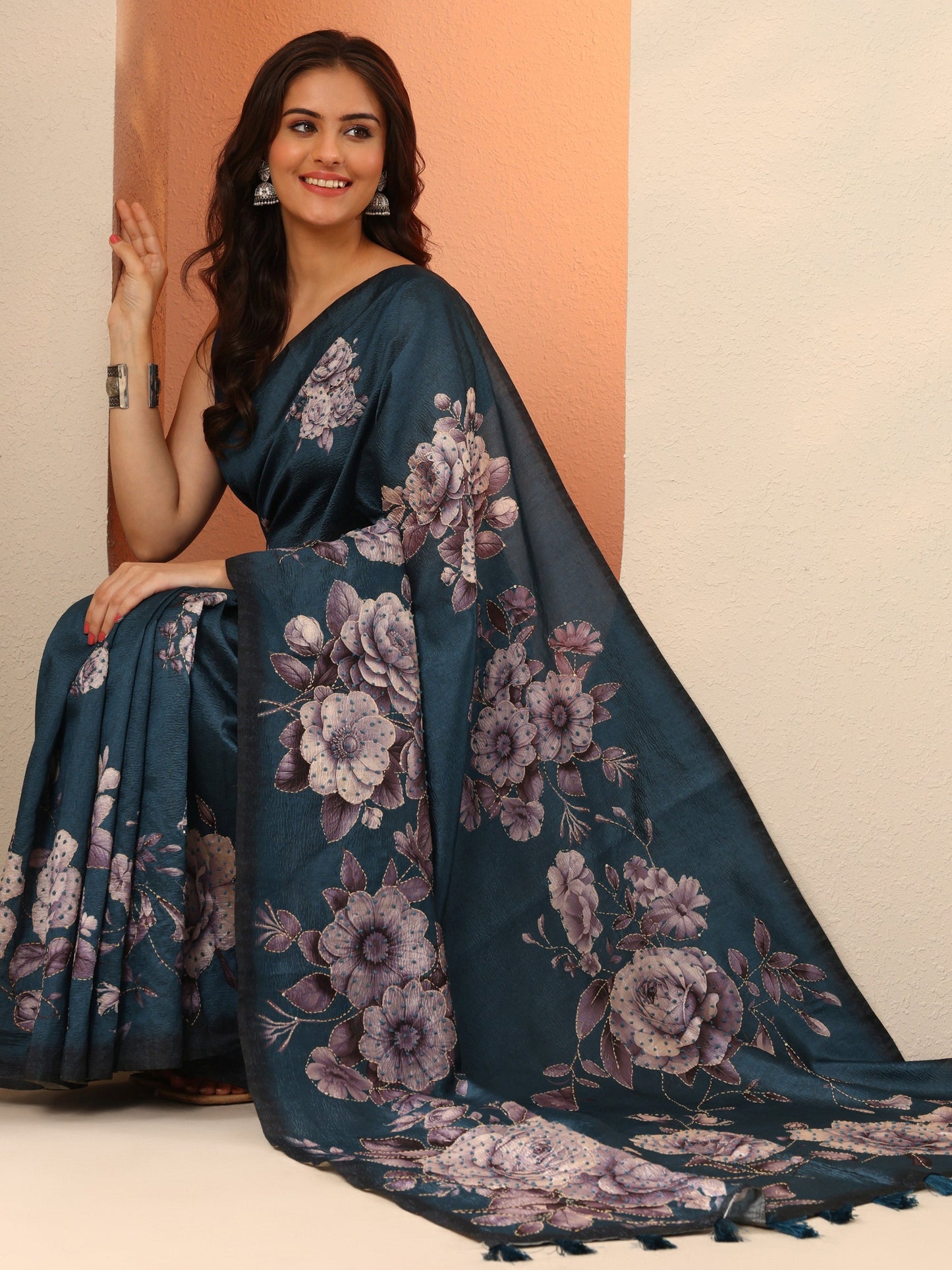 Teal Embellished Silk Blend Saree With Unstitched Blouse Piece