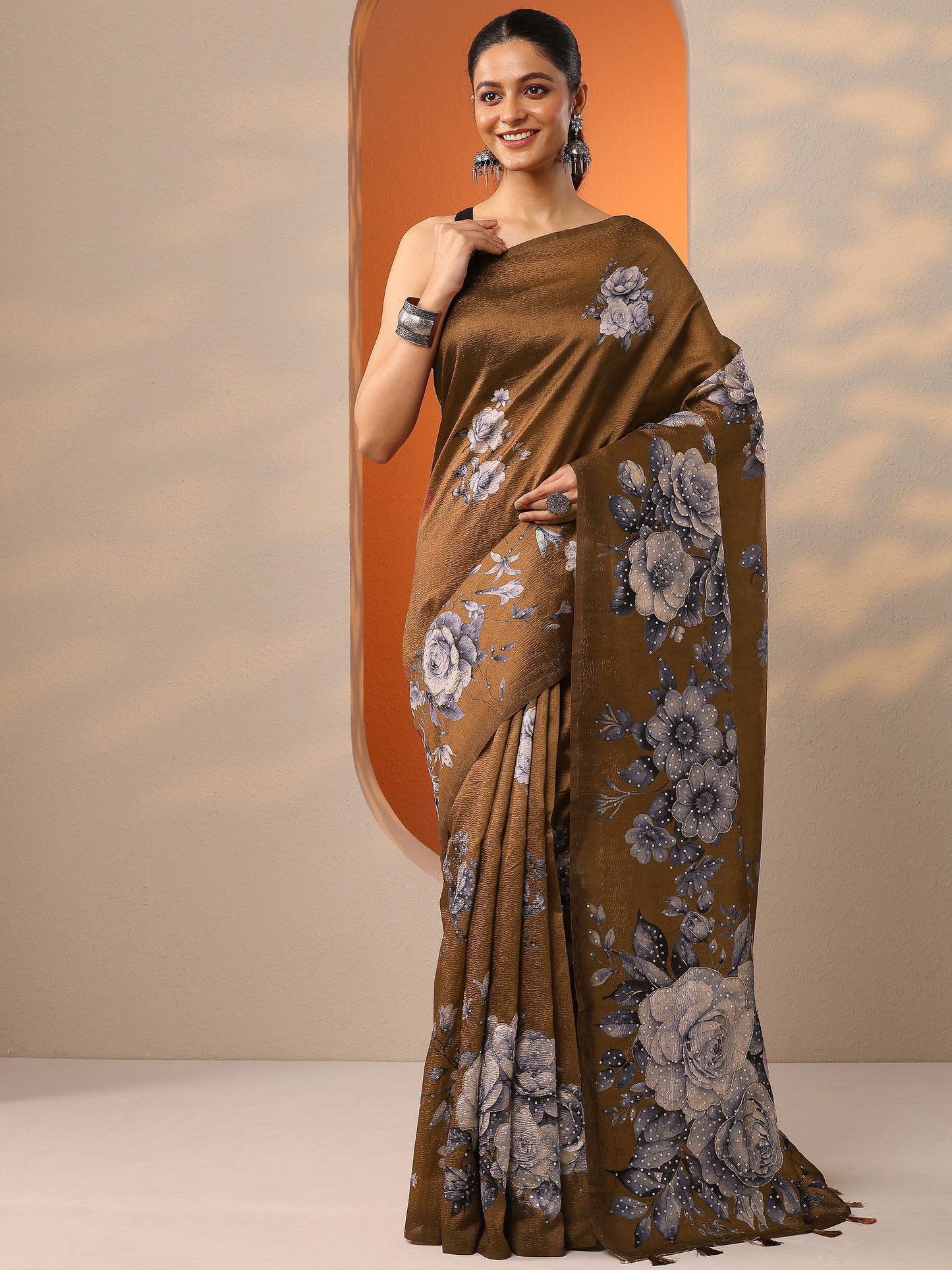 Brown Printed Silk Blend Saree With Unstitched Blouse Piece