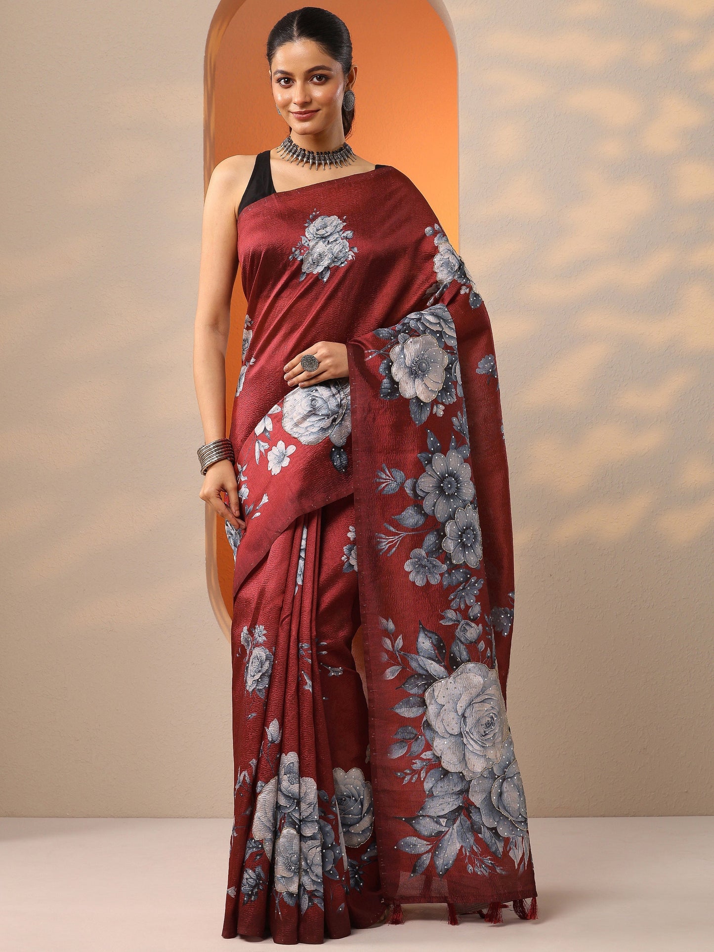 Maroon Printed Silk Blend Saree With Unstitched Blouse Piece