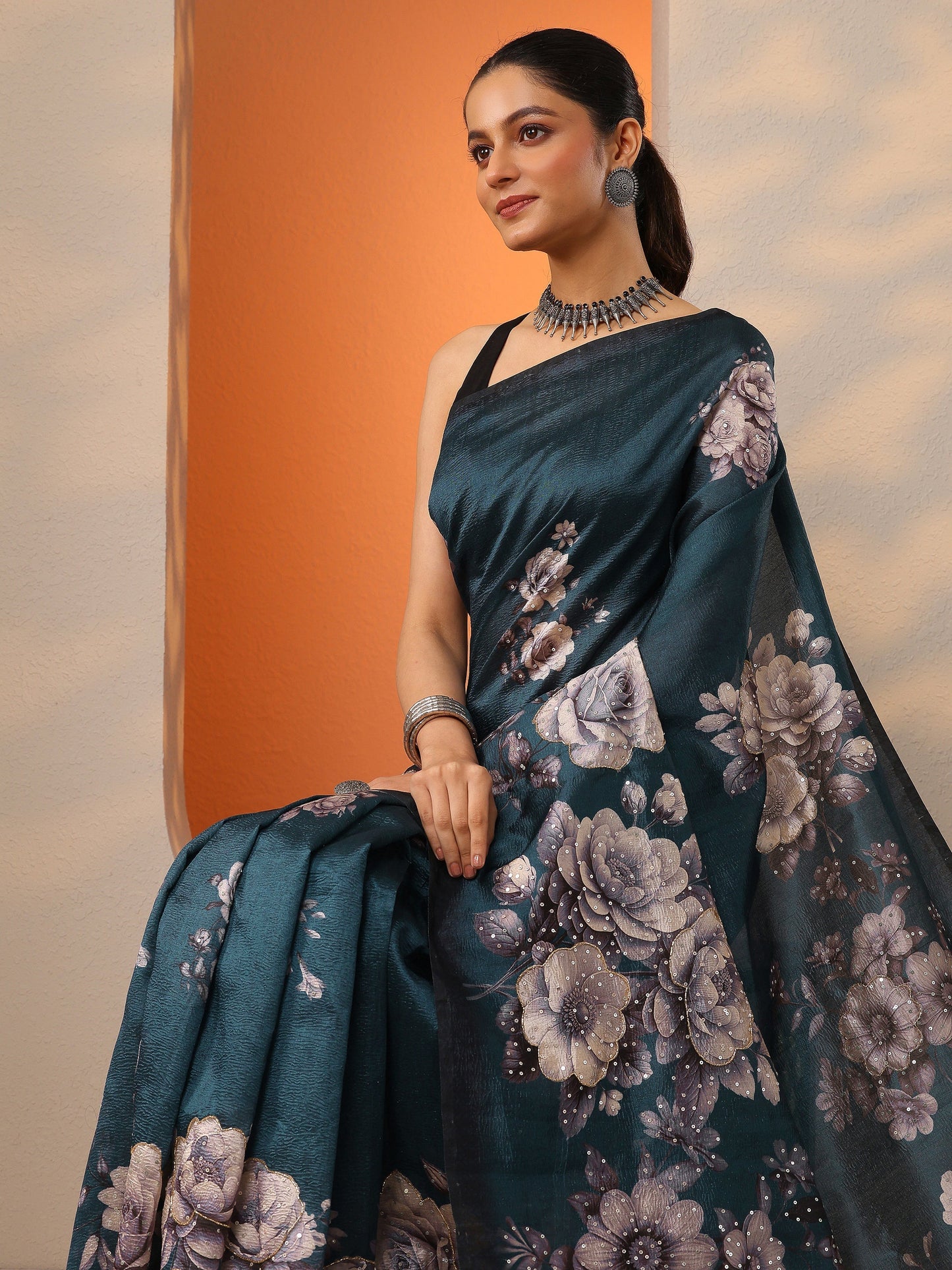 Teal Printed Silk Blend Saree With Unstitched Blouse Piece