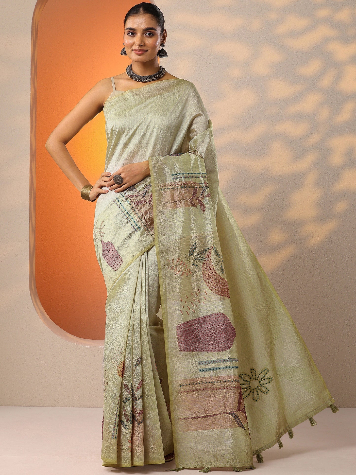 Beige Printed Silk Blend Saree With Unstitched Blouse Piece