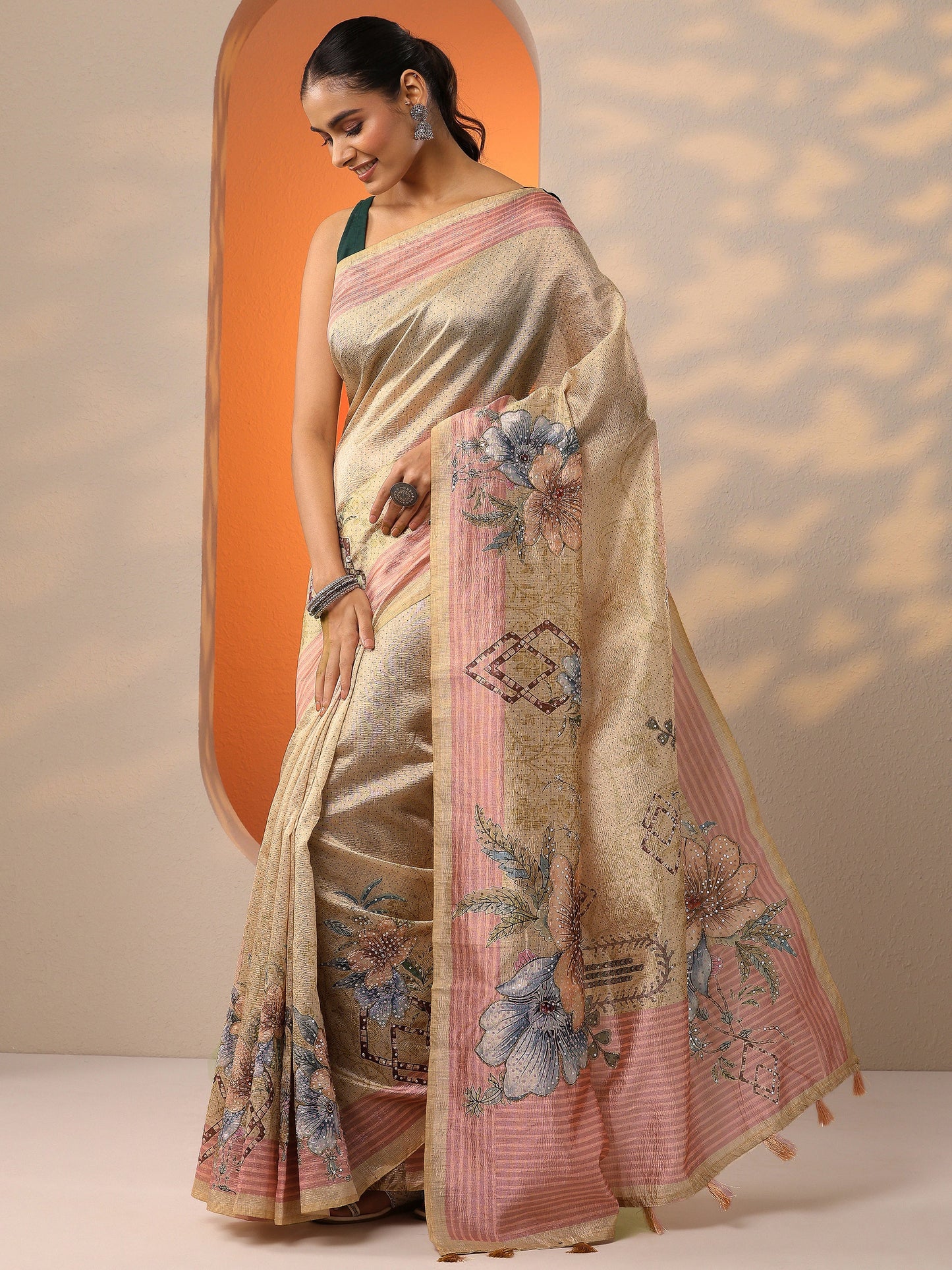 Beige Printed Silk Blend Saree With Unstitched Blouse Piece