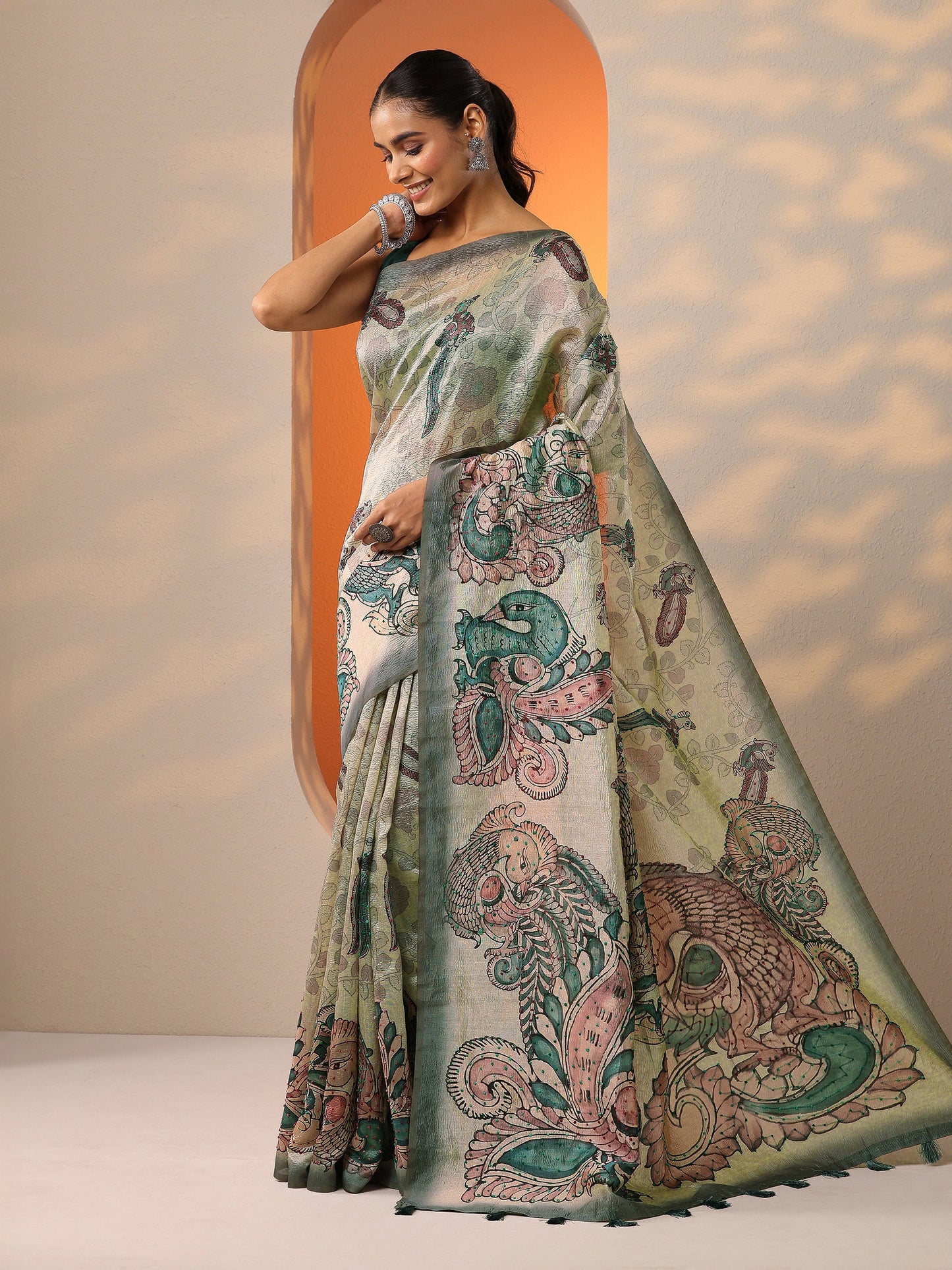 Beige Printed Silk Blend Saree With Unstitched Blouse Piece