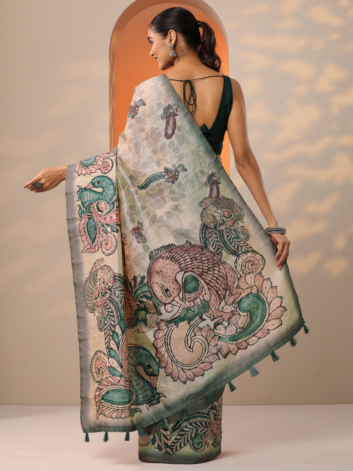 Beige Printed Silk Blend Saree With Unstitched Blouse Piece